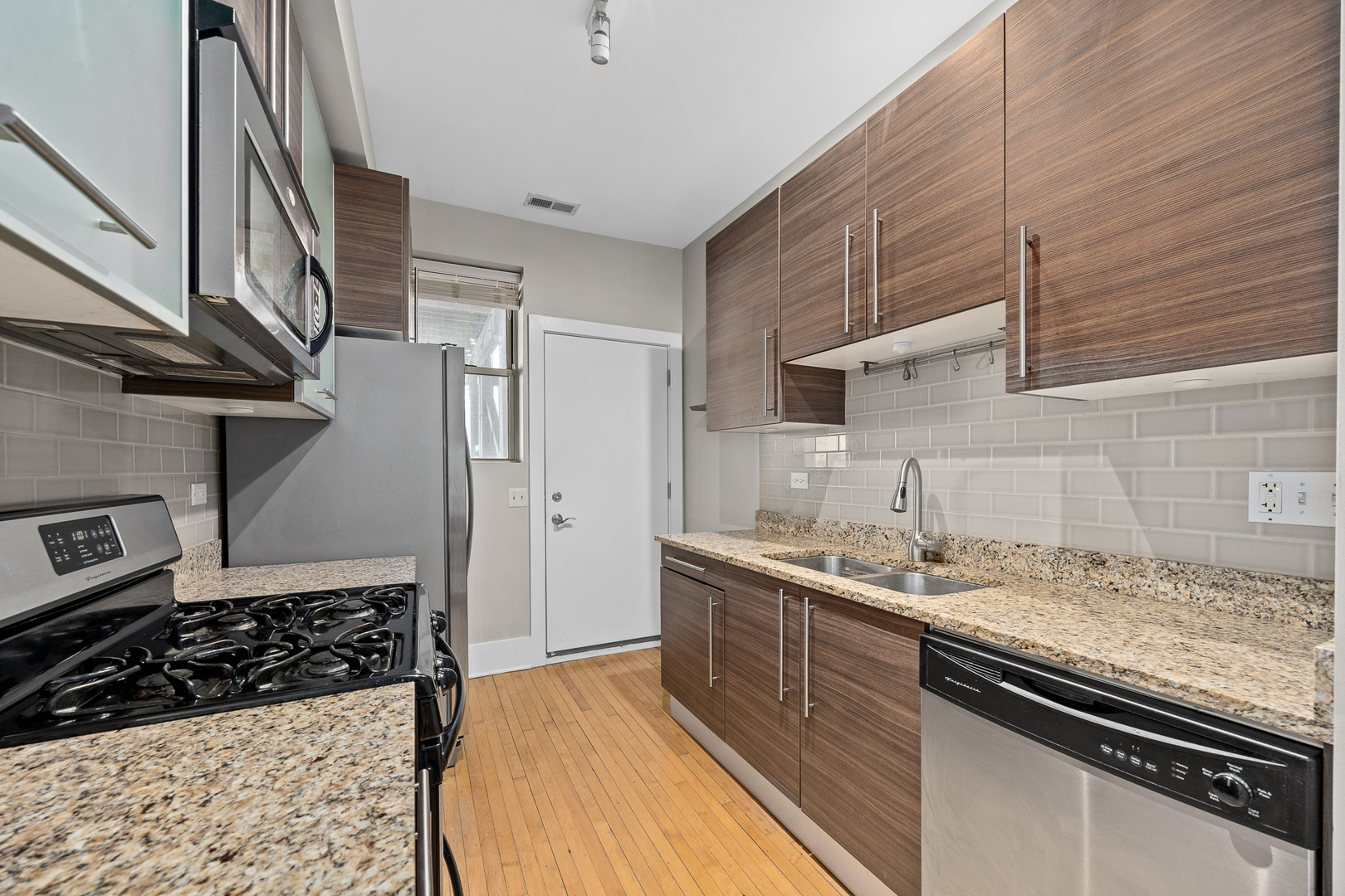 3418 N Wolcott Avenue #1N, Chicago, IL 60657