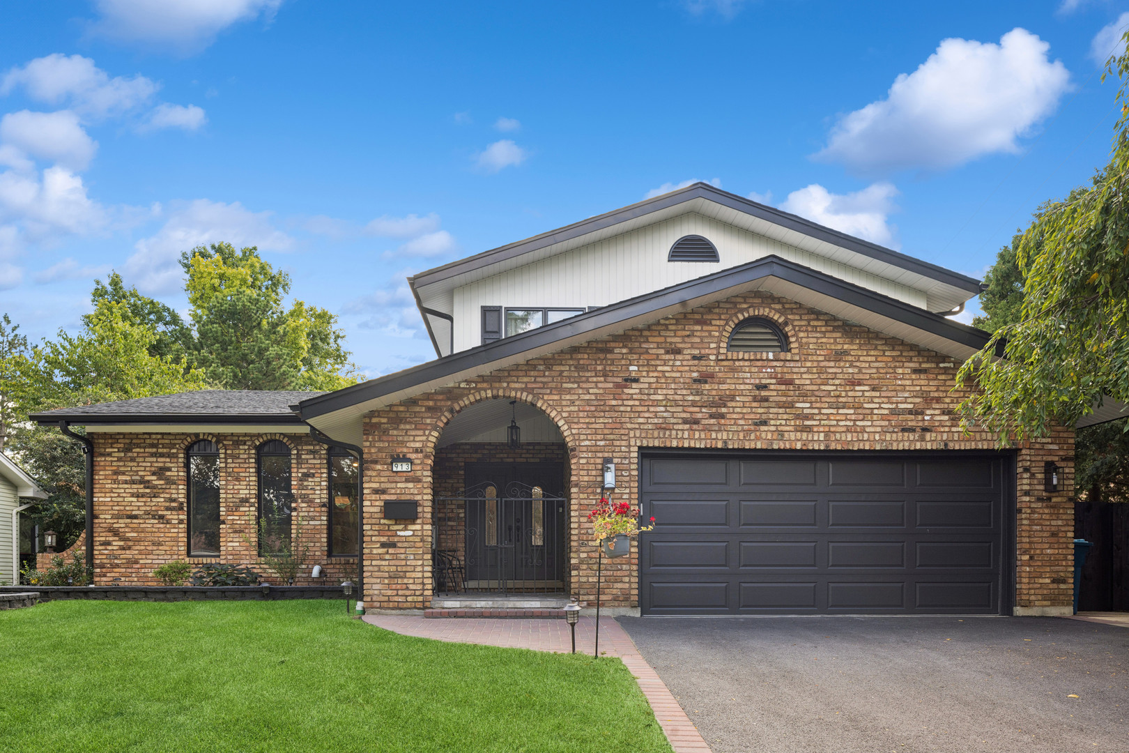 913 62nd Street, Downers Grove, IL 60516