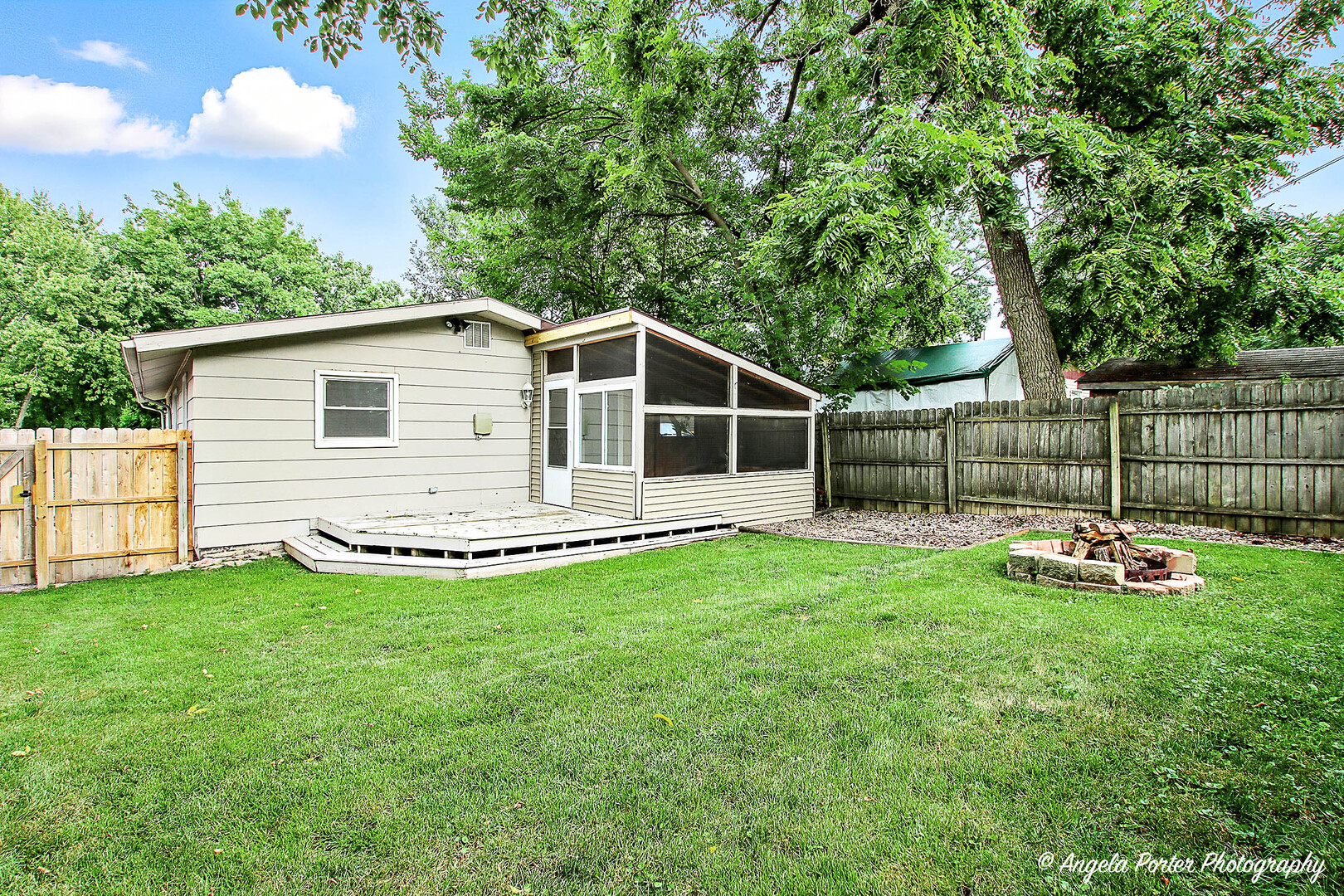 33648 N Oakland Drive, Gages Lake, IL 60030