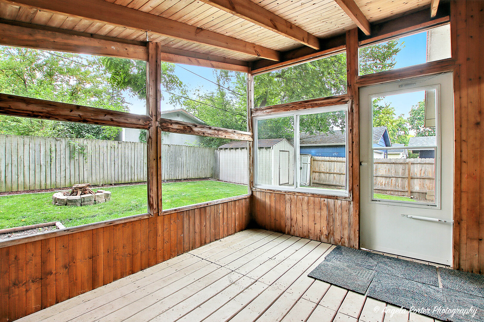 33648 N Oakland Drive, Gages Lake, IL 60030