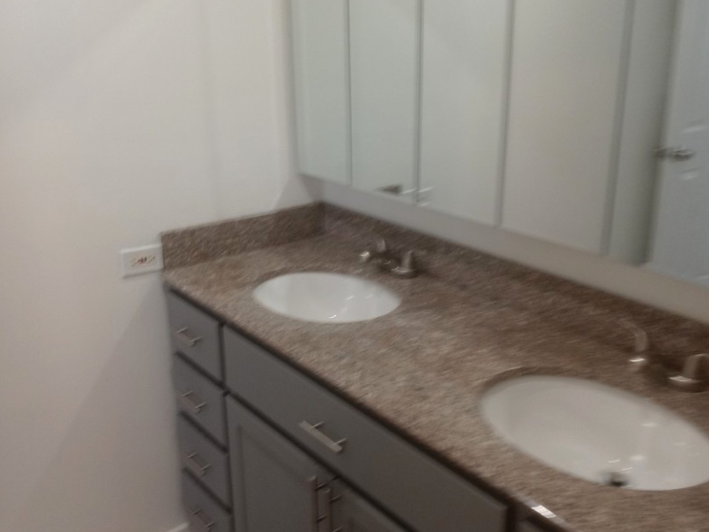 129 Elk Trail #329, Carol Stream, IL 60188