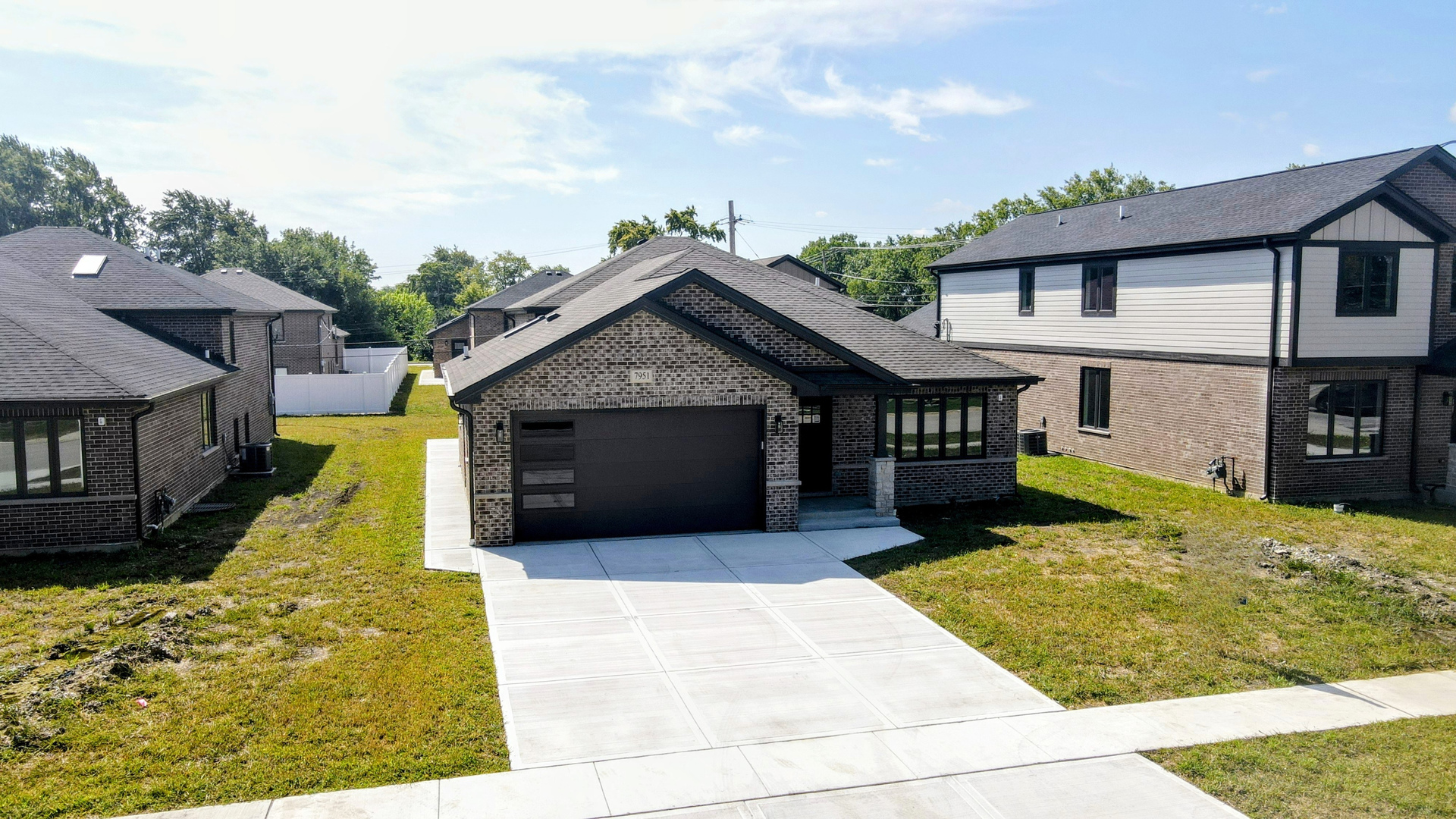7951 W 73 Place, Bridgeview, IL 60455
