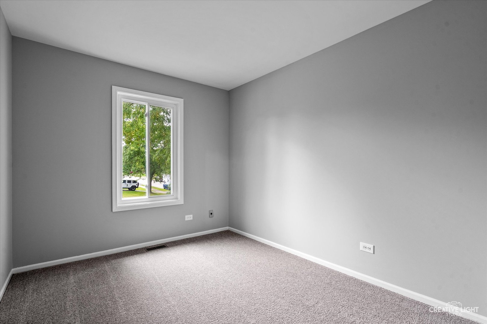 1672 EDINBURGH Lane, Aurora, IL 60504