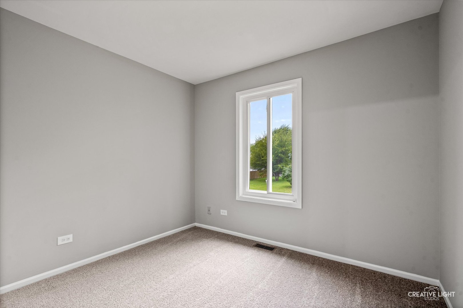 1672 EDINBURGH Lane, Aurora, IL 60504