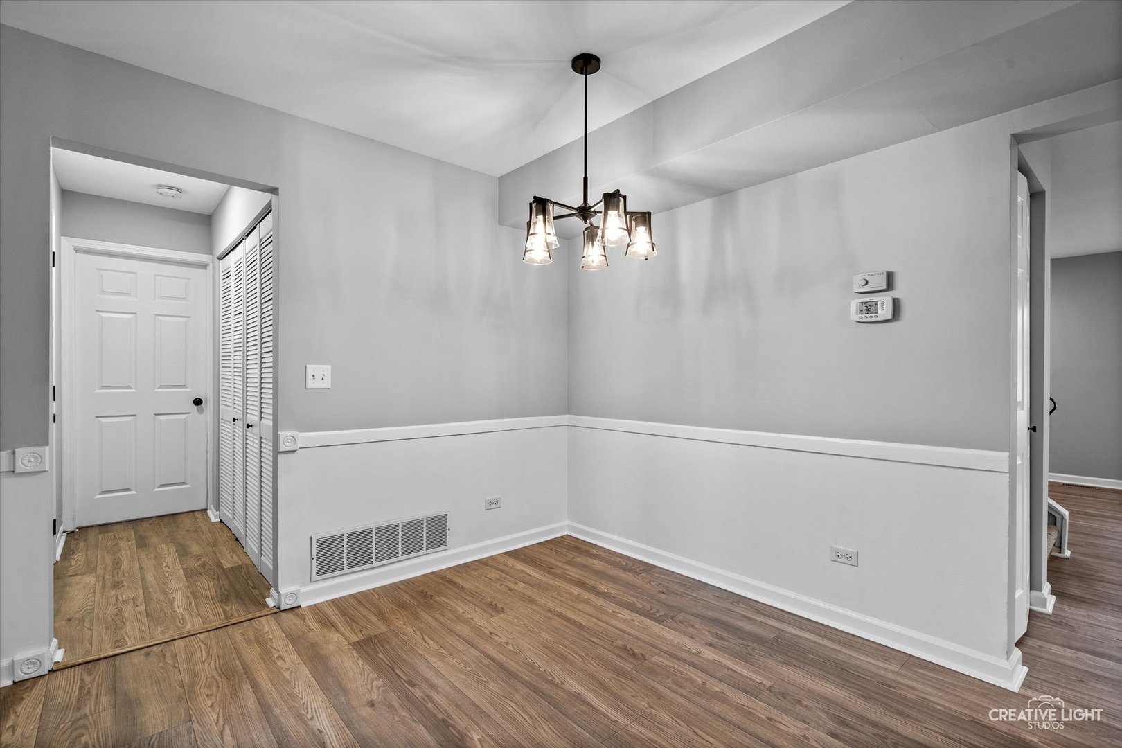 1672 EDINBURGH Lane, Aurora, IL 60504