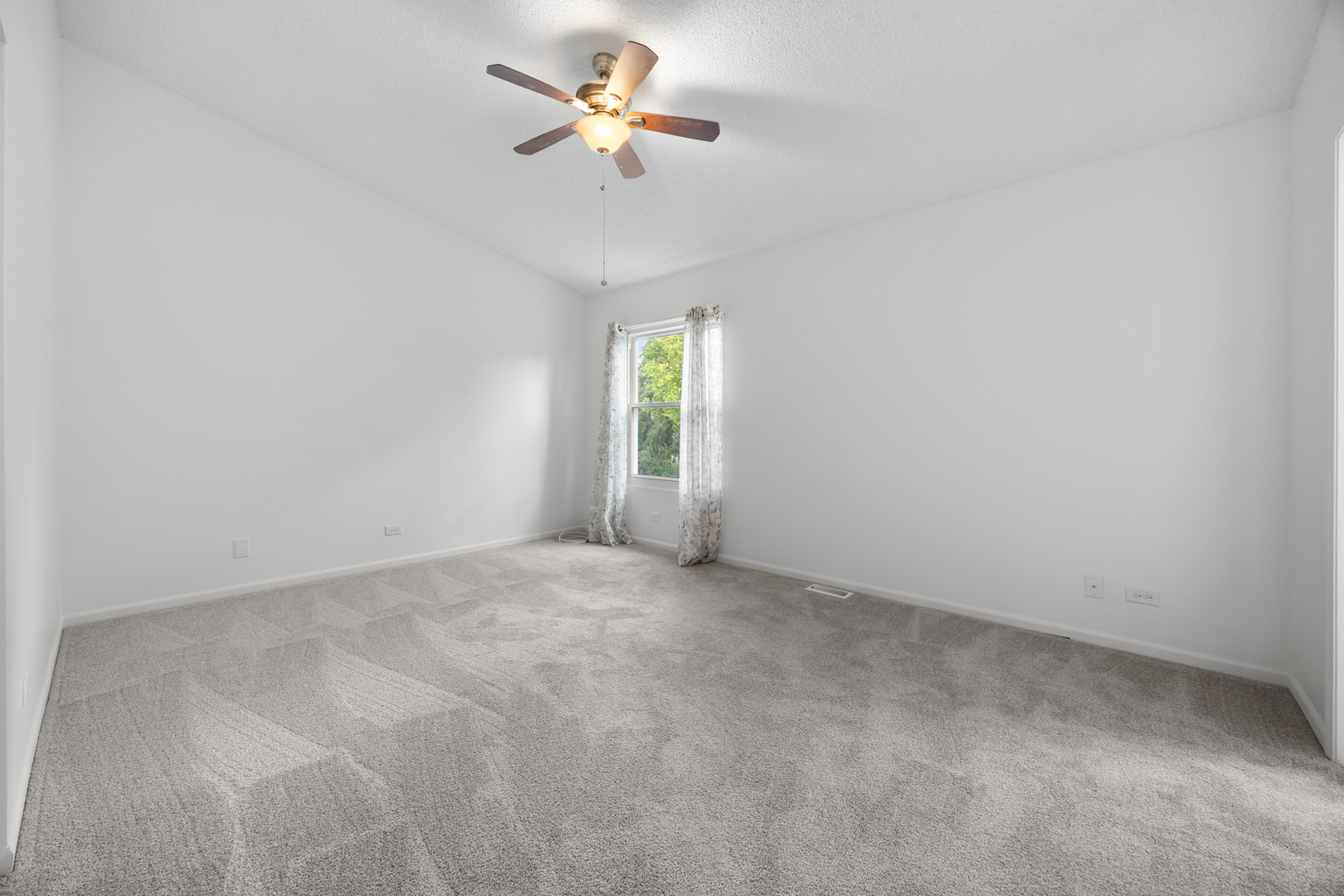 1103 SOUTHBRIDGE Lane #1103, Schaumburg, IL 60194