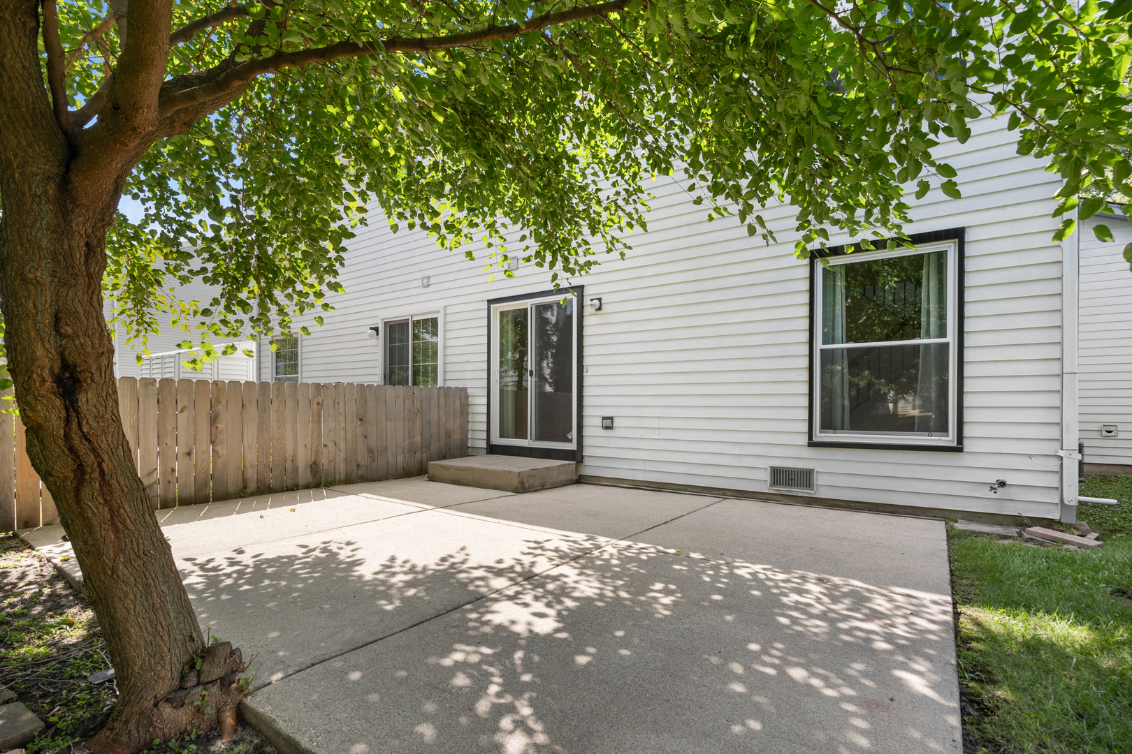 1103 SOUTHBRIDGE Lane #1103, Schaumburg, IL 60194