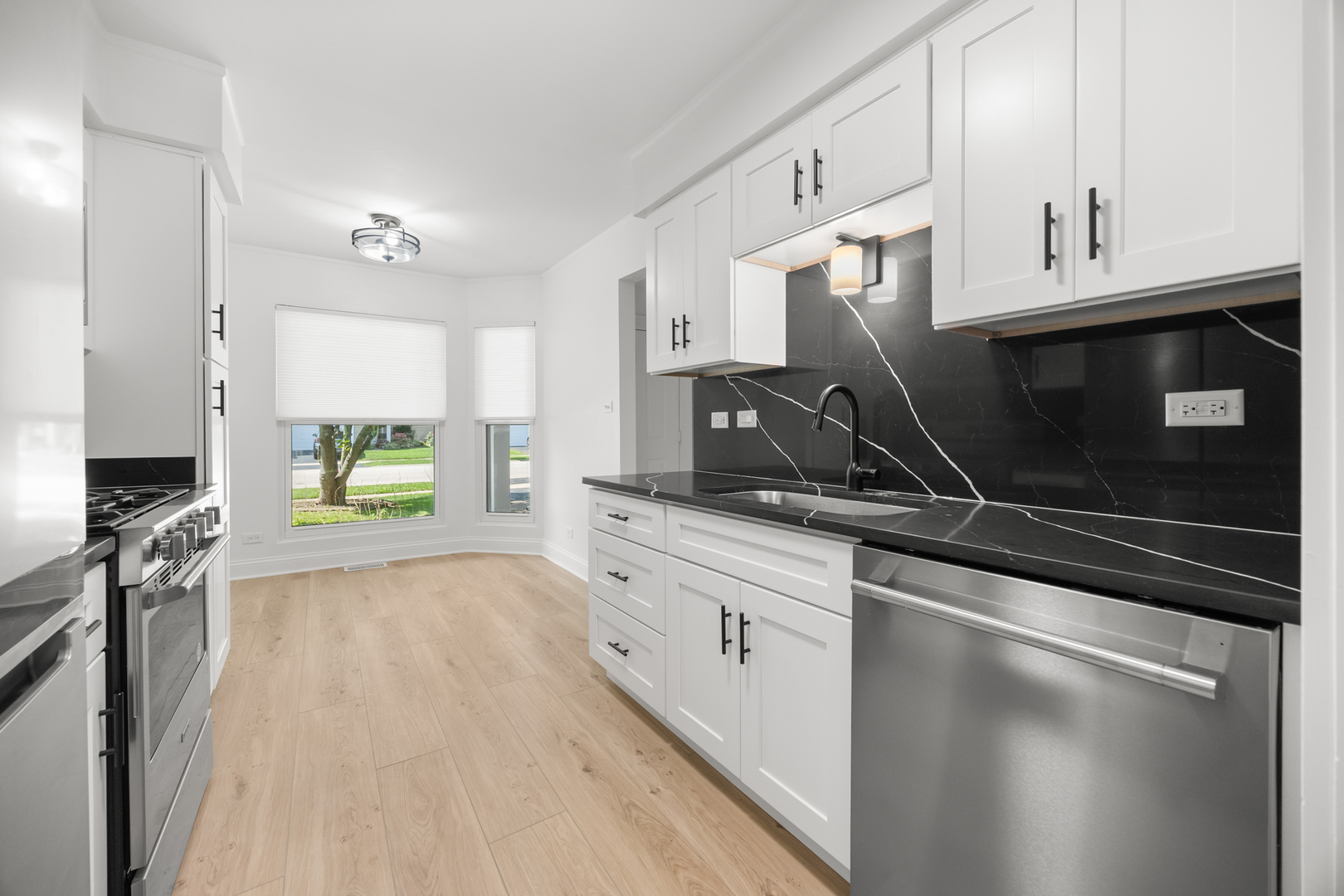 1103 SOUTHBRIDGE Lane #1103, Schaumburg, IL 60194