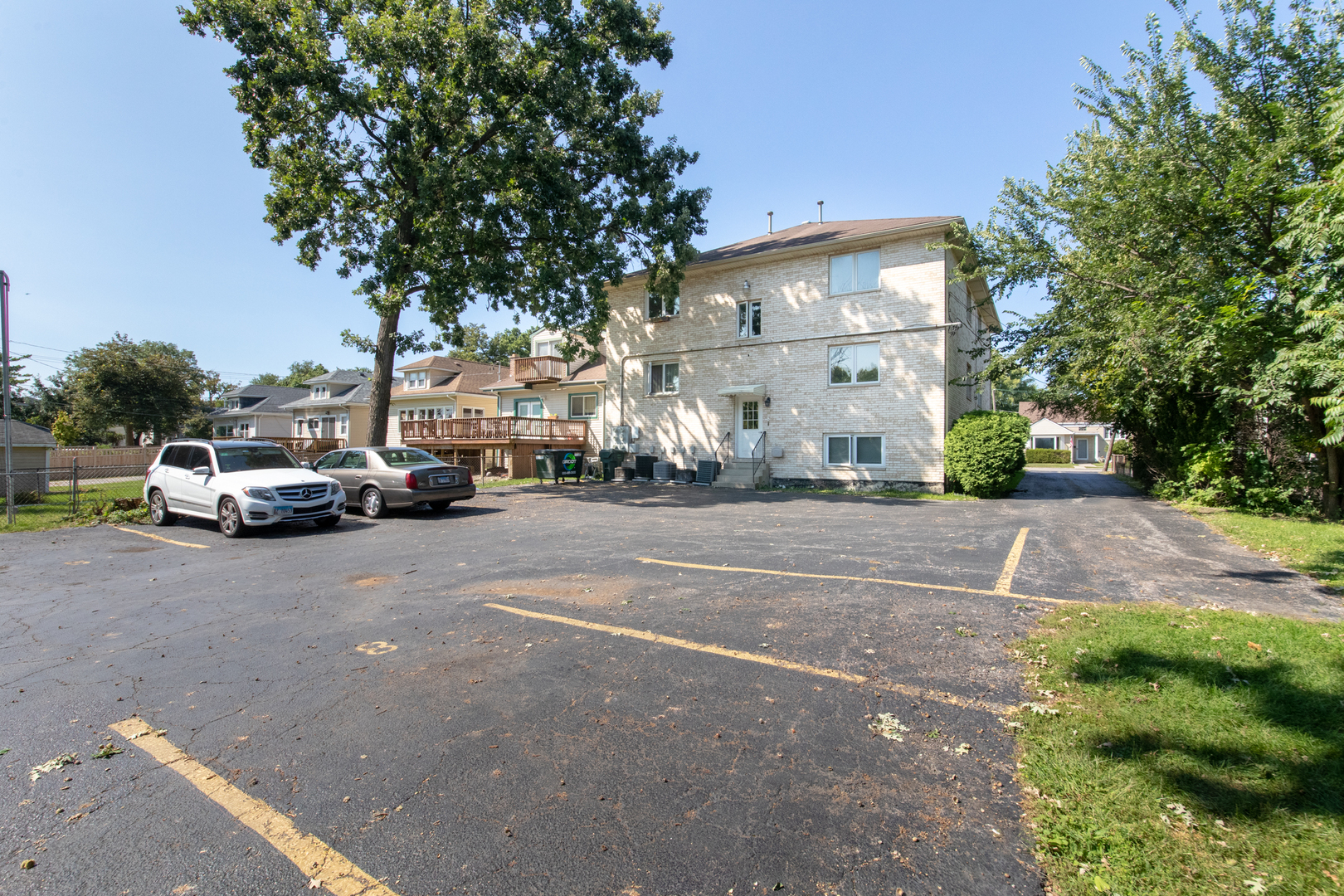 3831 Grove Avenue #1S, Brookfield, IL 60513