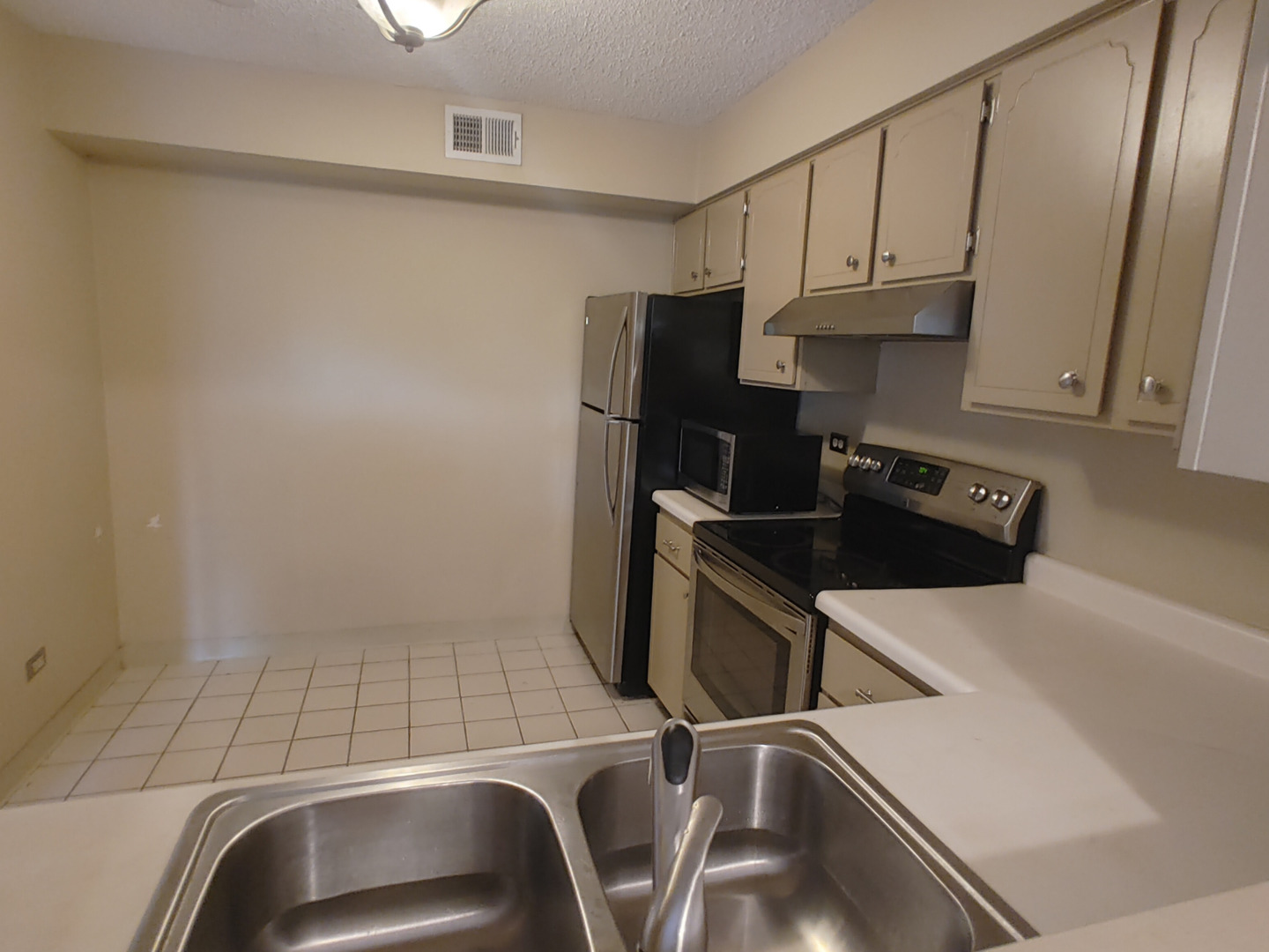 19503 Lake Shore Drive #3N, Lynwood, IL 60411