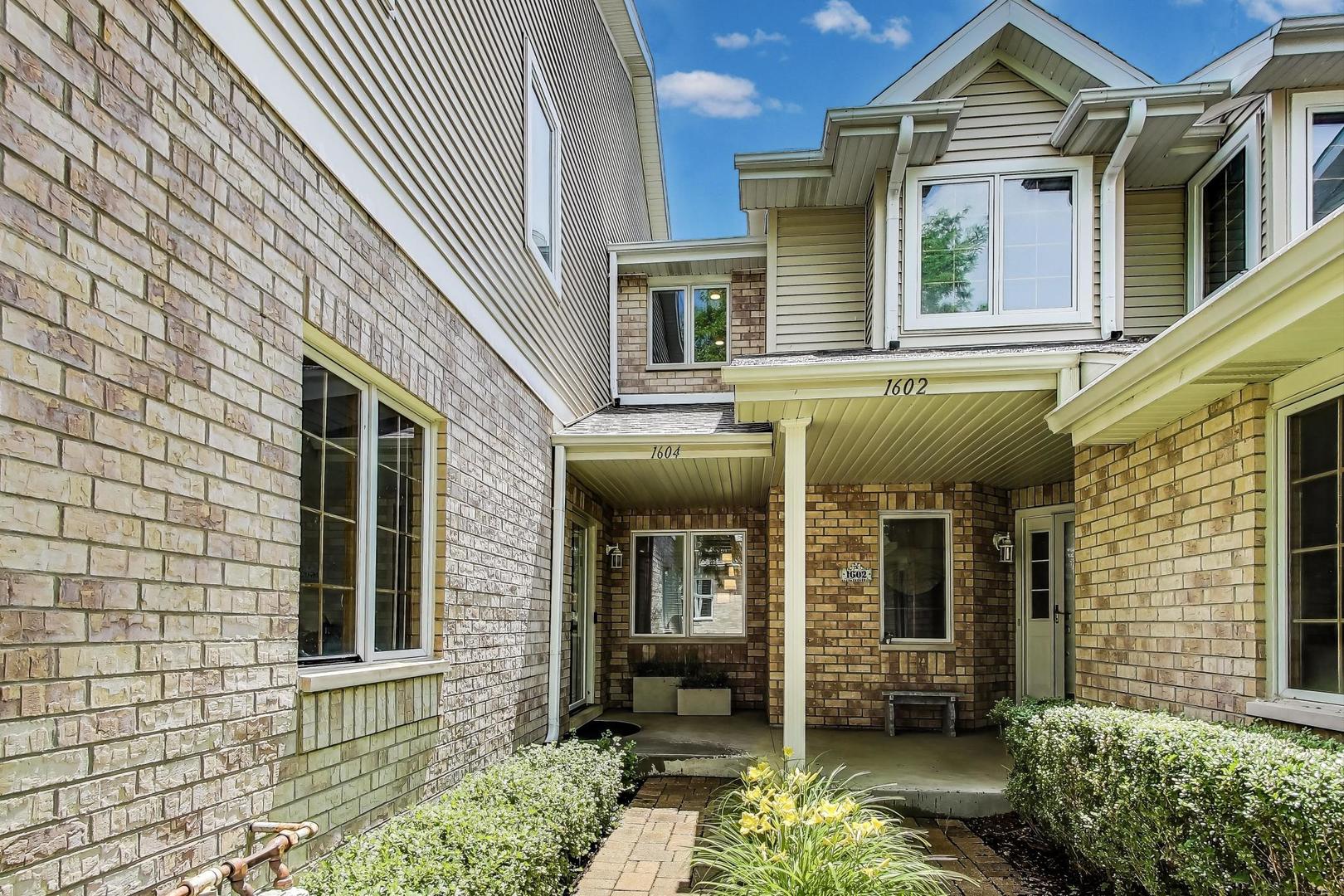 1604 Park Ridge Point, Park Ridge, IL 60068