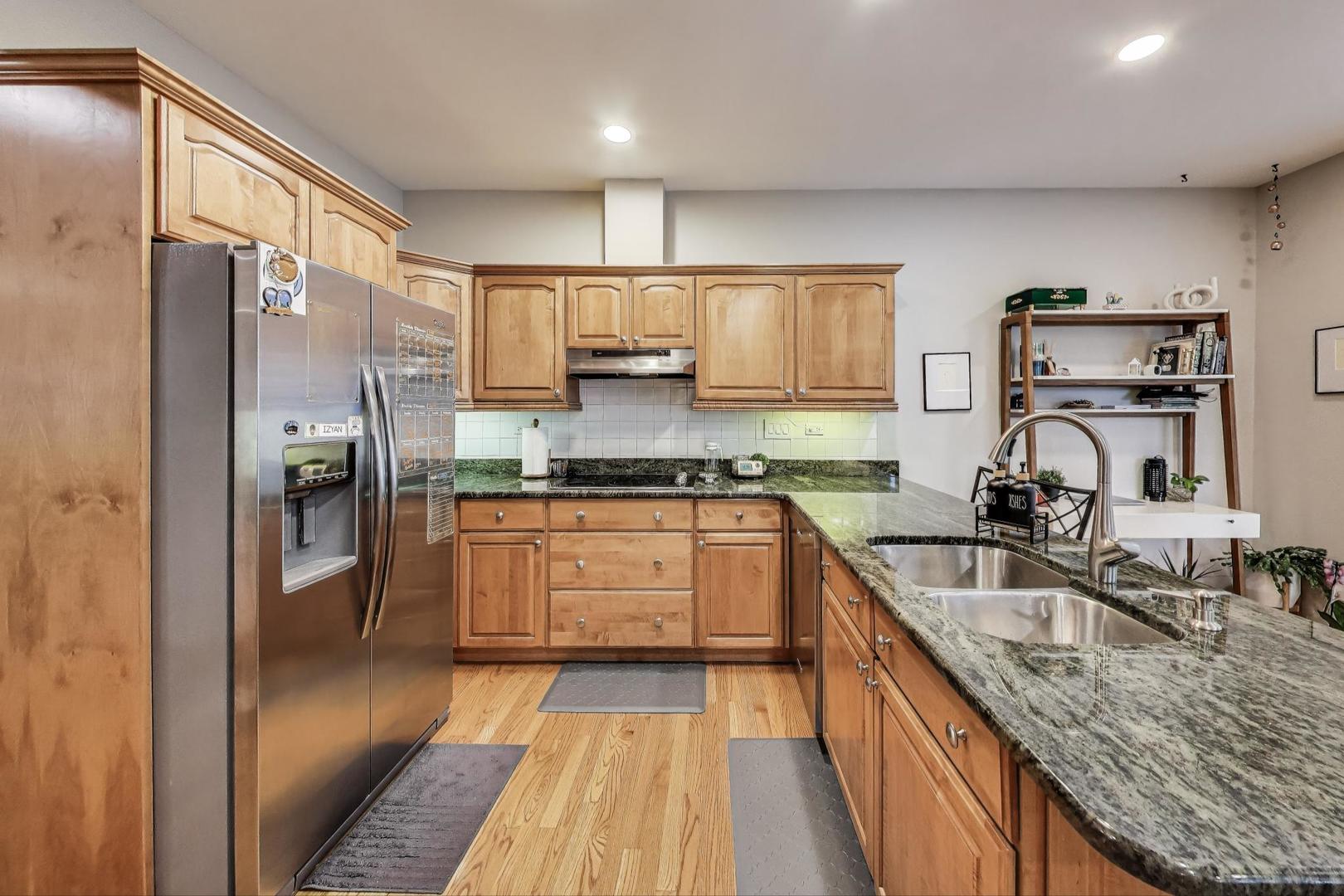 1604 Park Ridge Point, Park Ridge, IL 60068