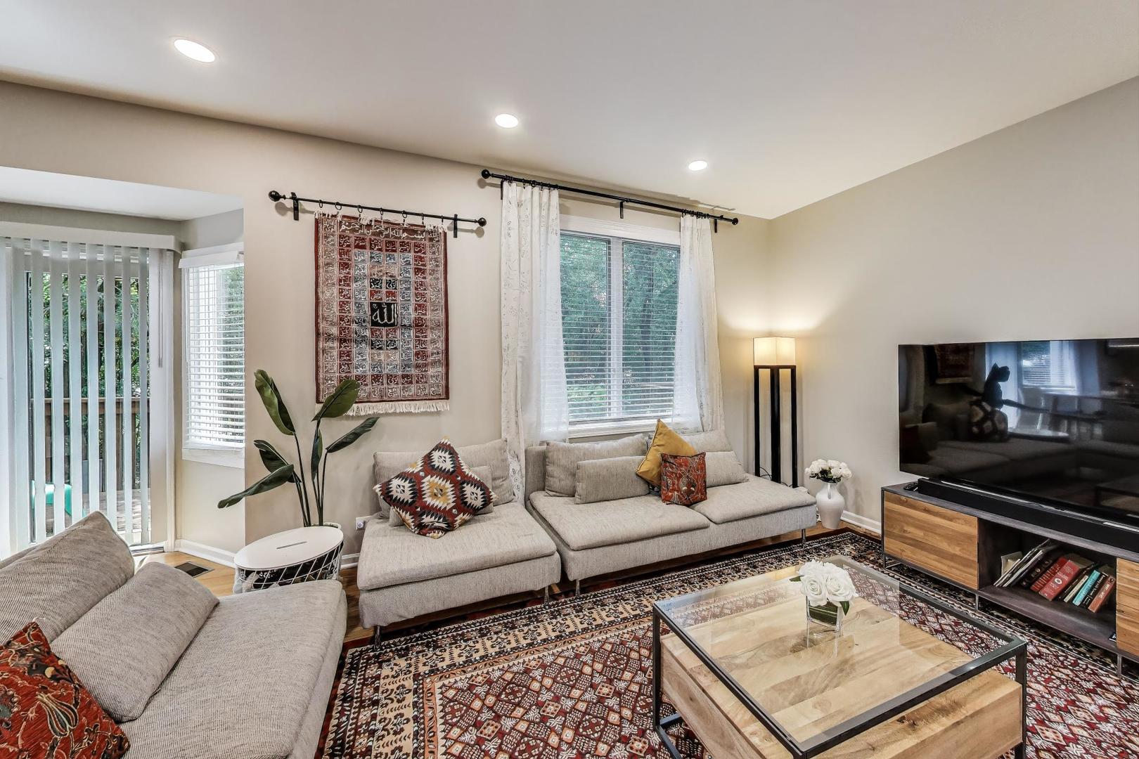 1604 Park Ridge Point, Park Ridge, IL 60068