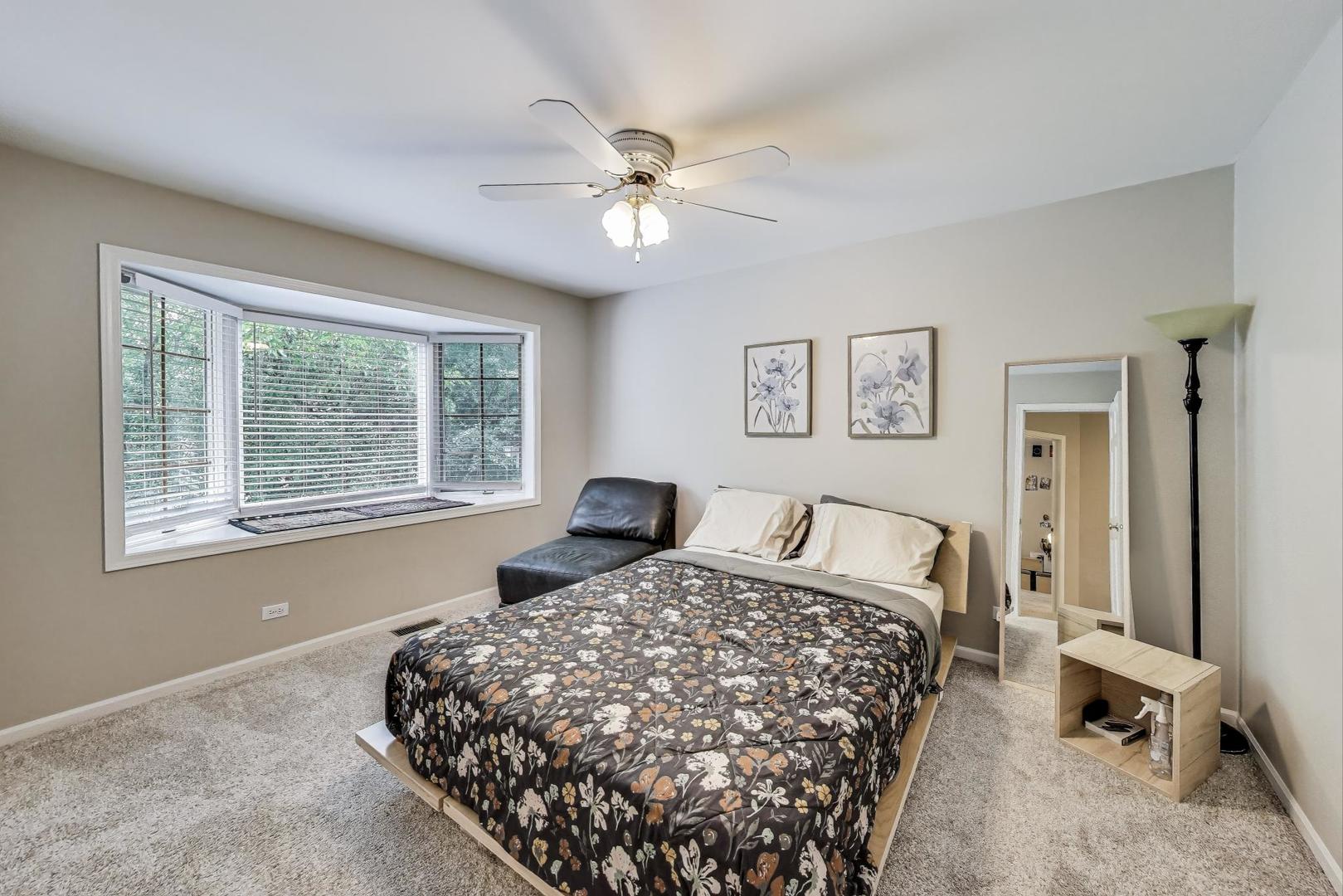1604 Park Ridge Point, Park Ridge, IL 60068