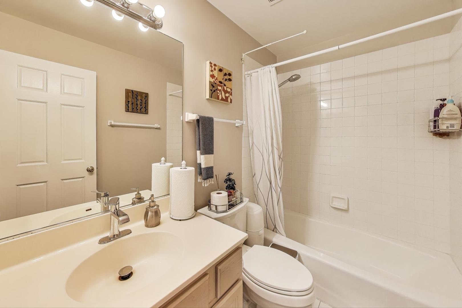 1604 Park Ridge Point, Park Ridge, IL 60068
