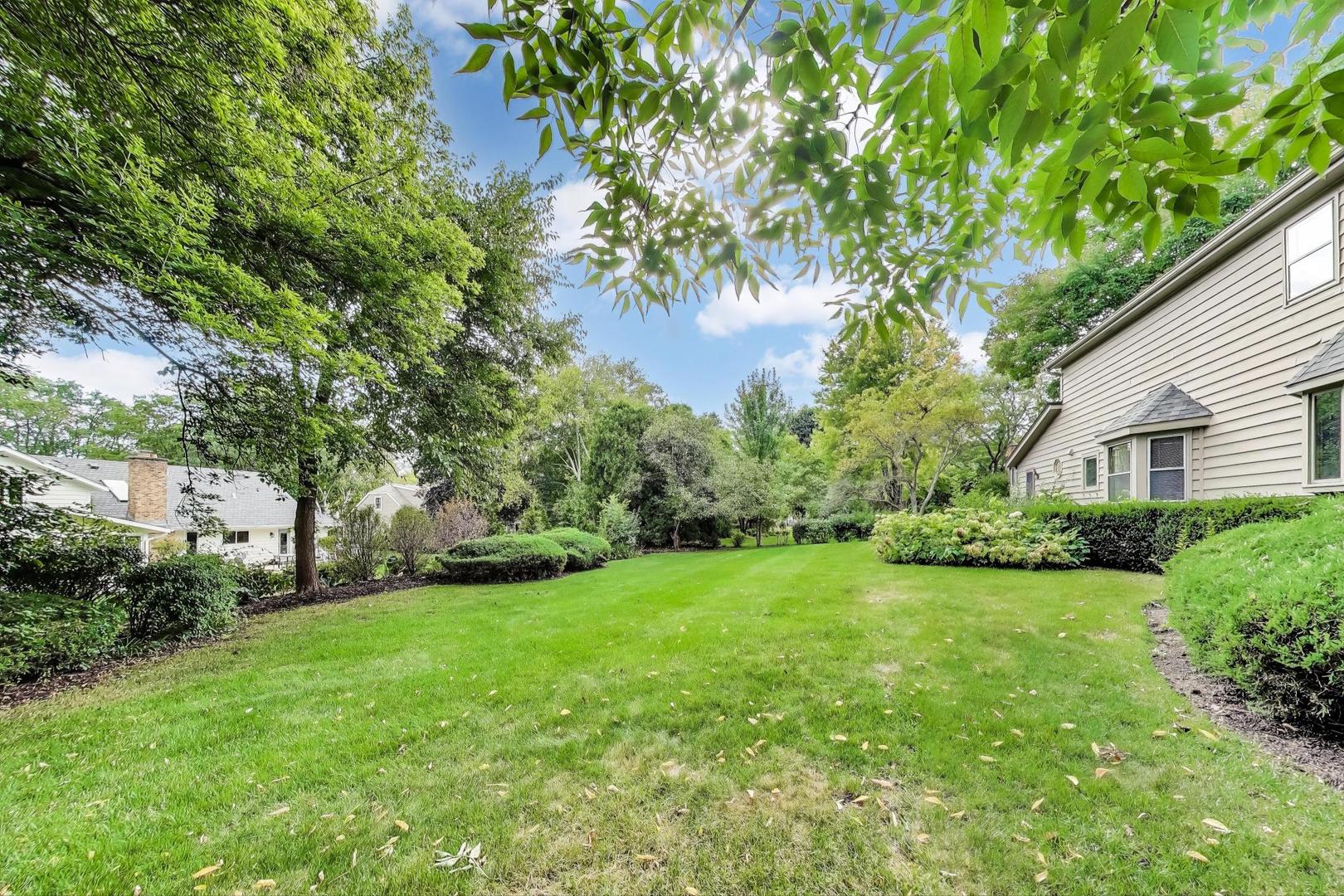 630 Paradise Lane, Libertyville, IL 60048