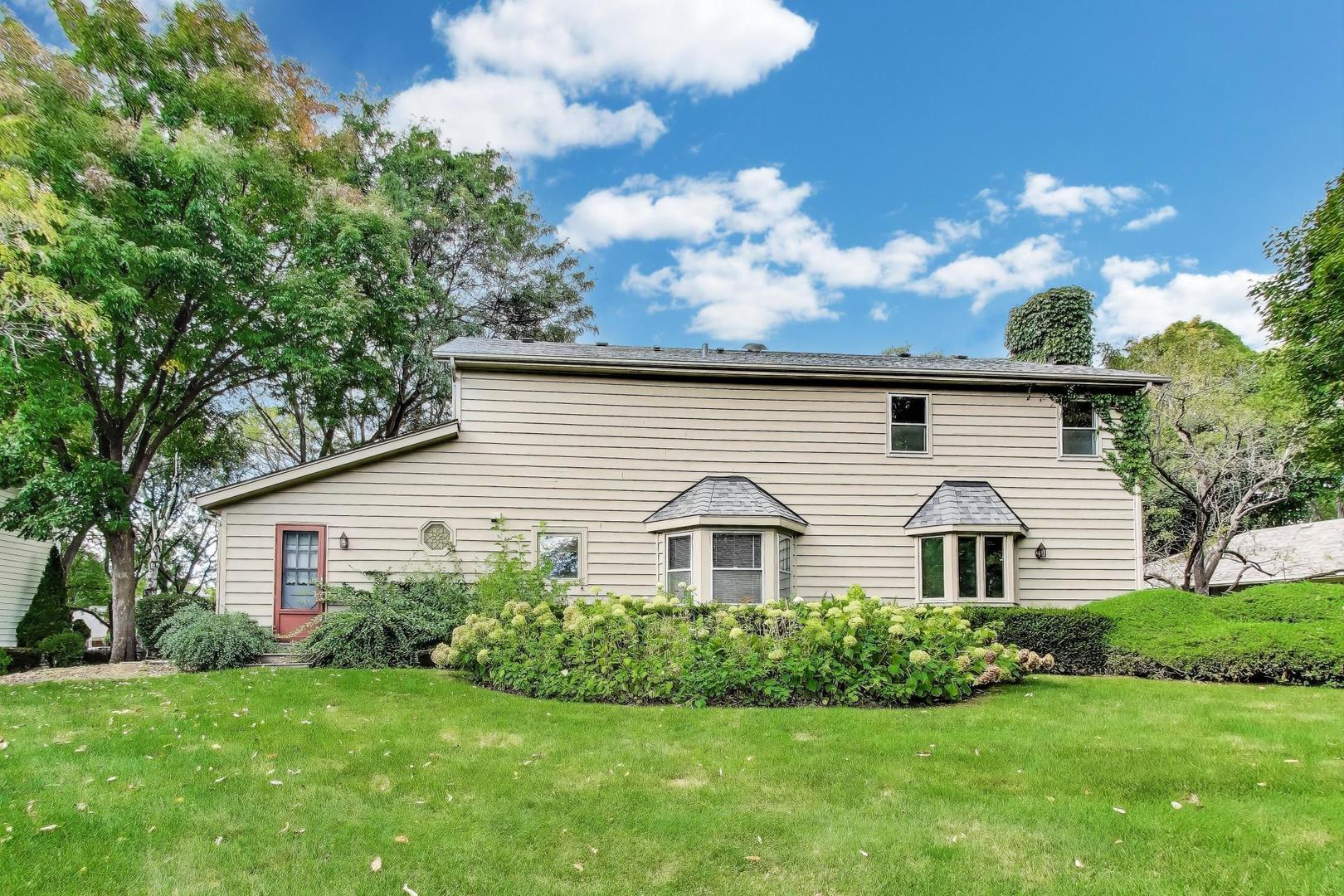 630 Paradise Lane, Libertyville, IL 60048