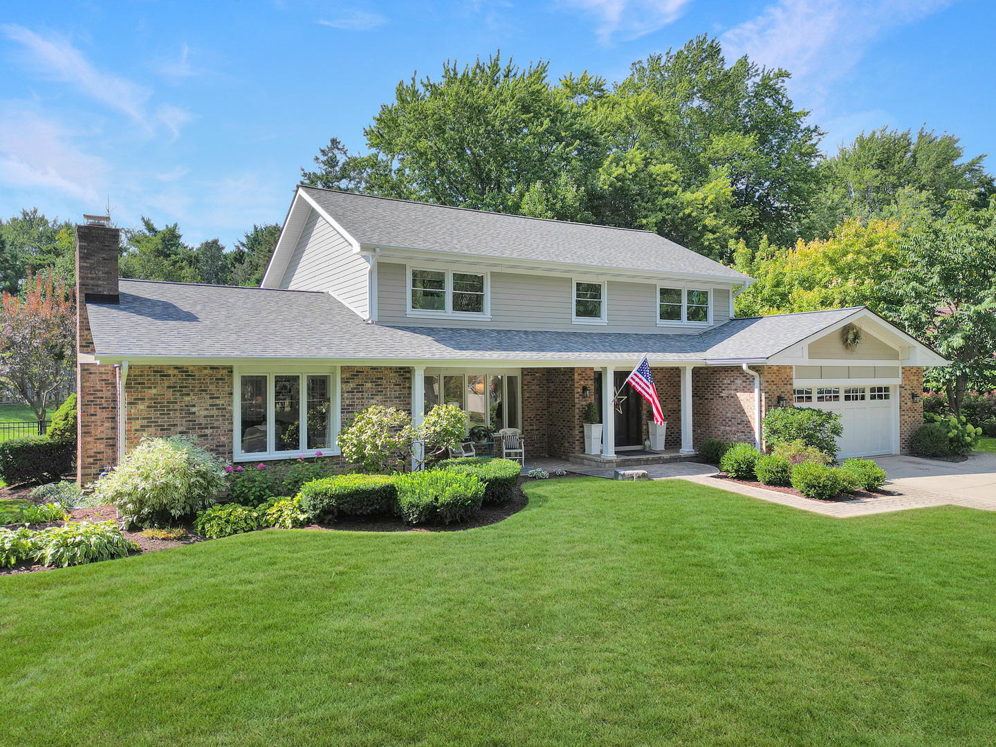 911 Paradise Lane, Libertyville, IL 60048