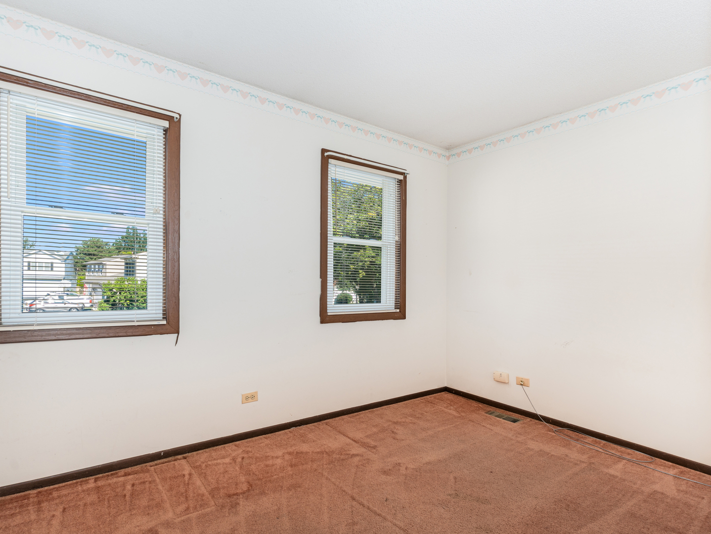 813 Kansas Street, Carol Stream, IL 60188