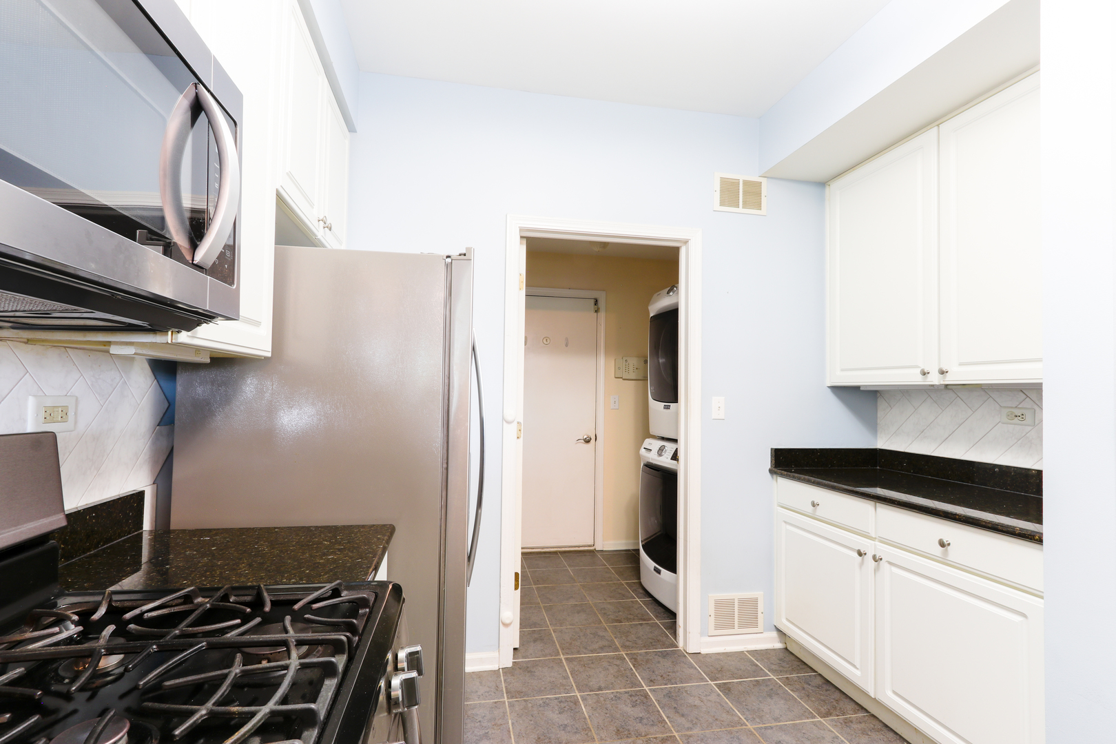 2973 Kentshire Circle #2973, Naperville, IL 60564