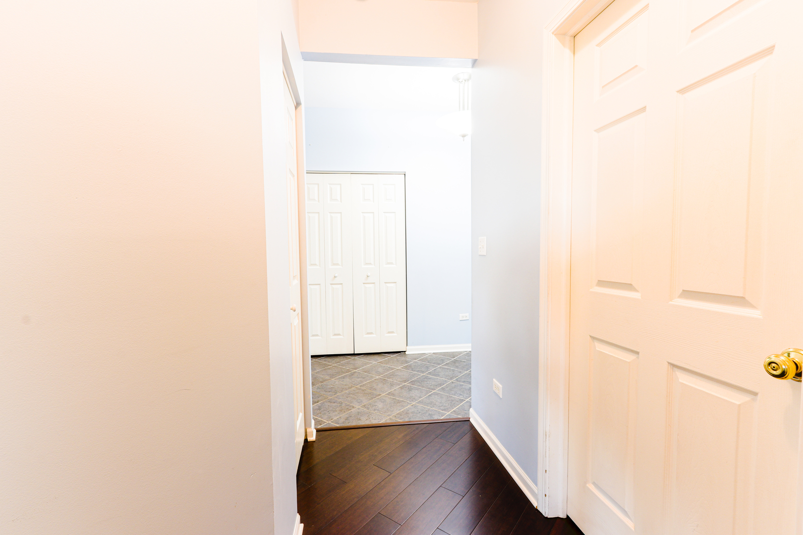 2973 Kentshire Circle #2973, Naperville, IL 60564