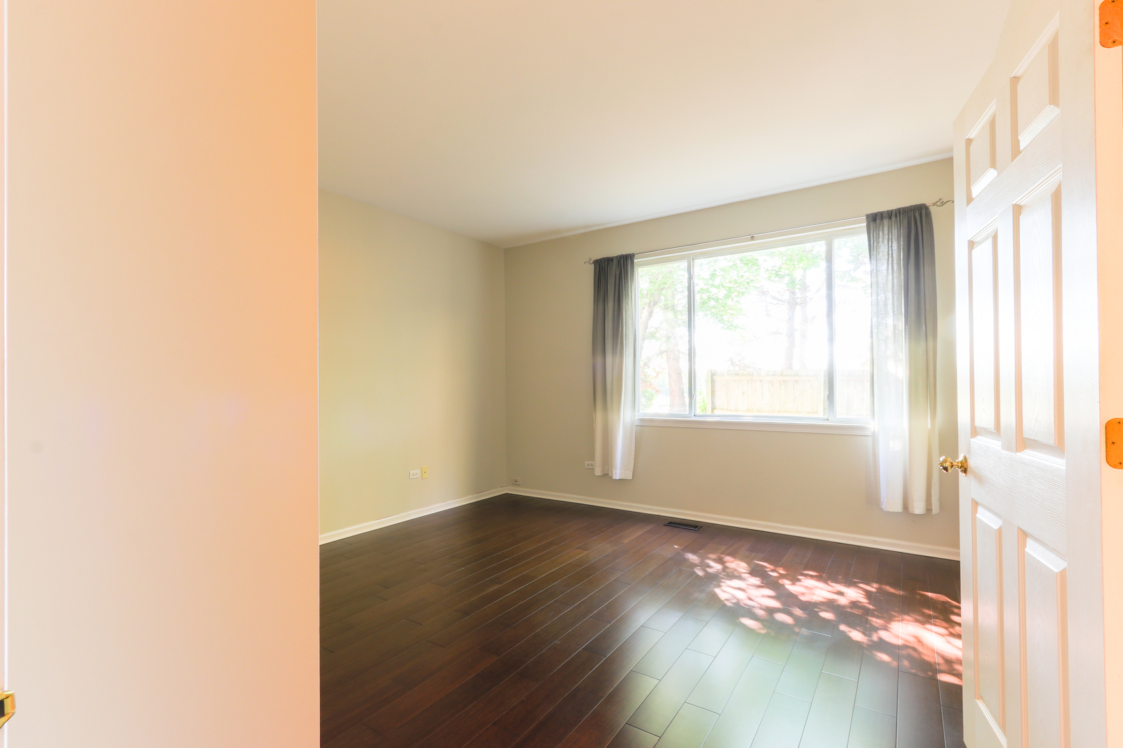 2973 Kentshire Circle #2973, Naperville, IL 60564