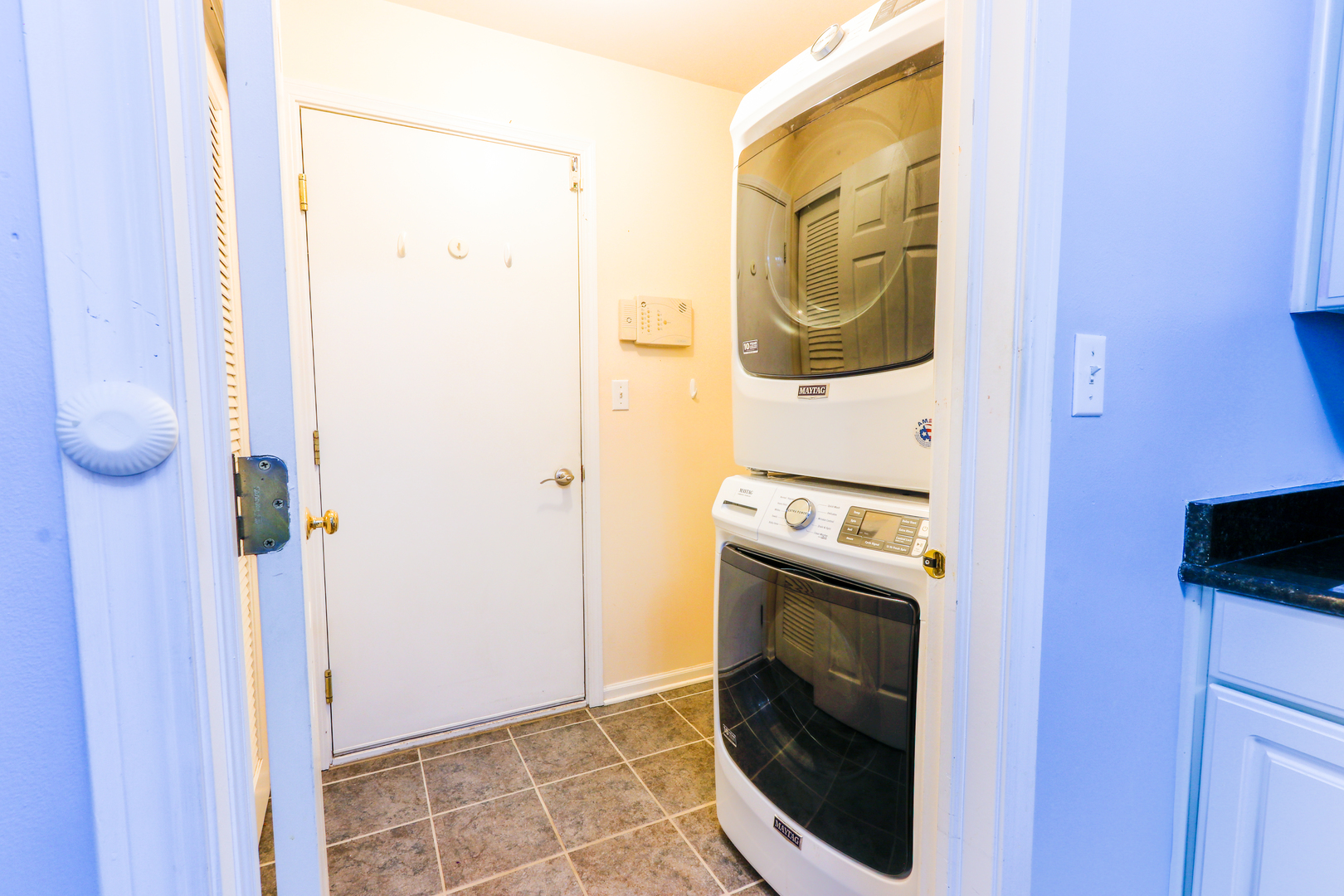 2973 Kentshire Circle #2973, Naperville, IL 60564