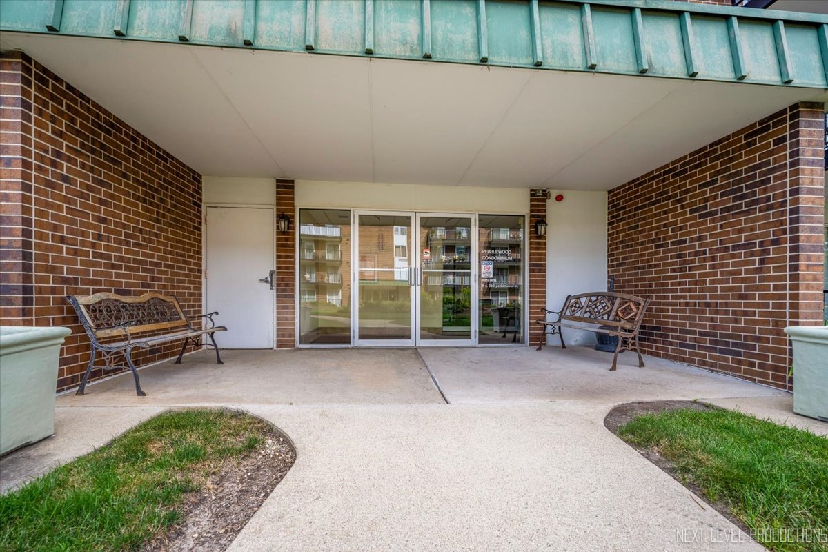 5S040 Pebblewood Lane #E306, Naperville, IL 60563
