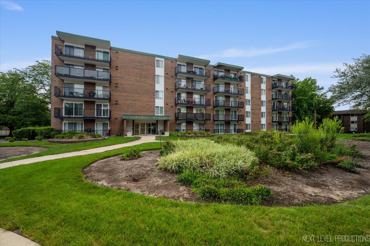 5S040 Pebblewood Lane #E306, Naperville, IL 60563