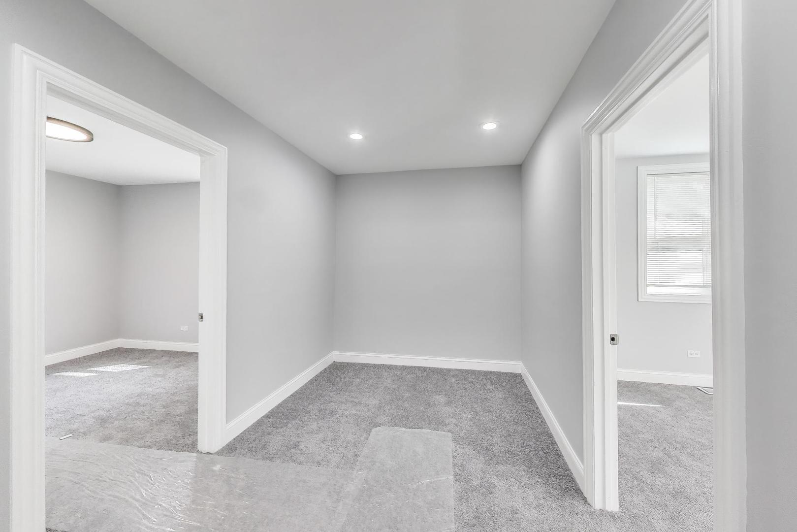 5828 W Iowa Street, Chicago, IL 60651