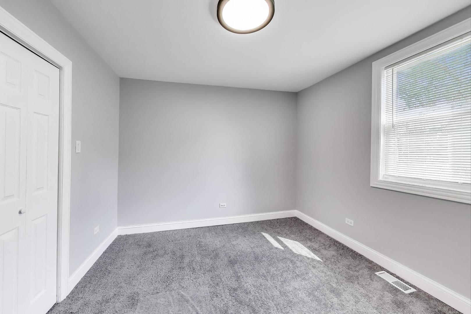 5828 W Iowa Street, Chicago, IL 60651