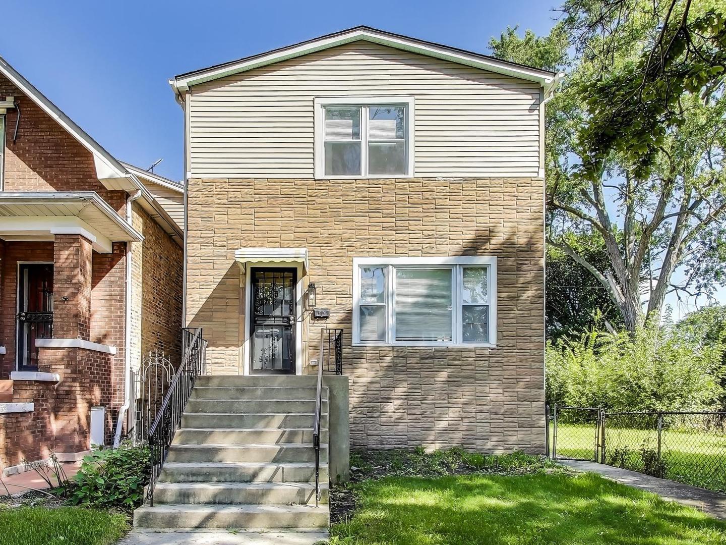 5828 W Iowa Street, Chicago, IL 60651