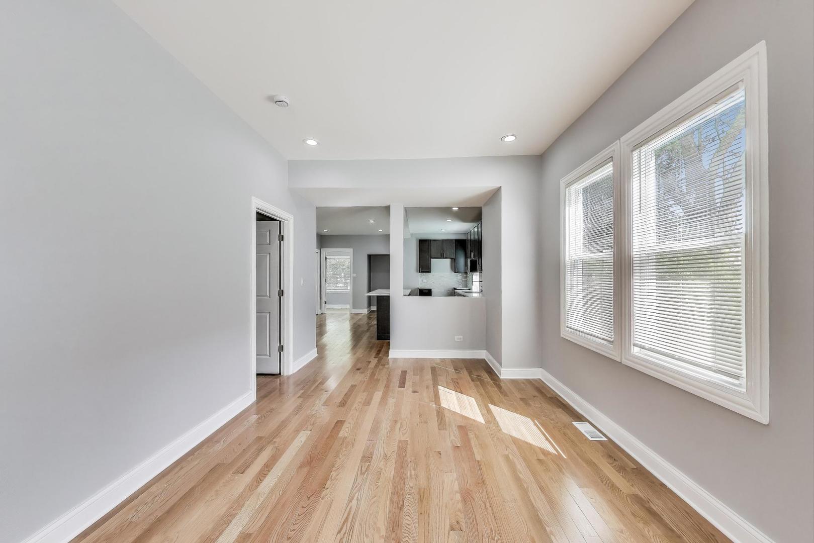5828 W Iowa Street, Chicago, IL 60651