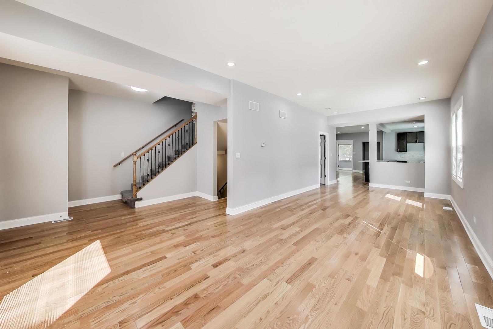 5828 W Iowa Street, Chicago, IL 60651