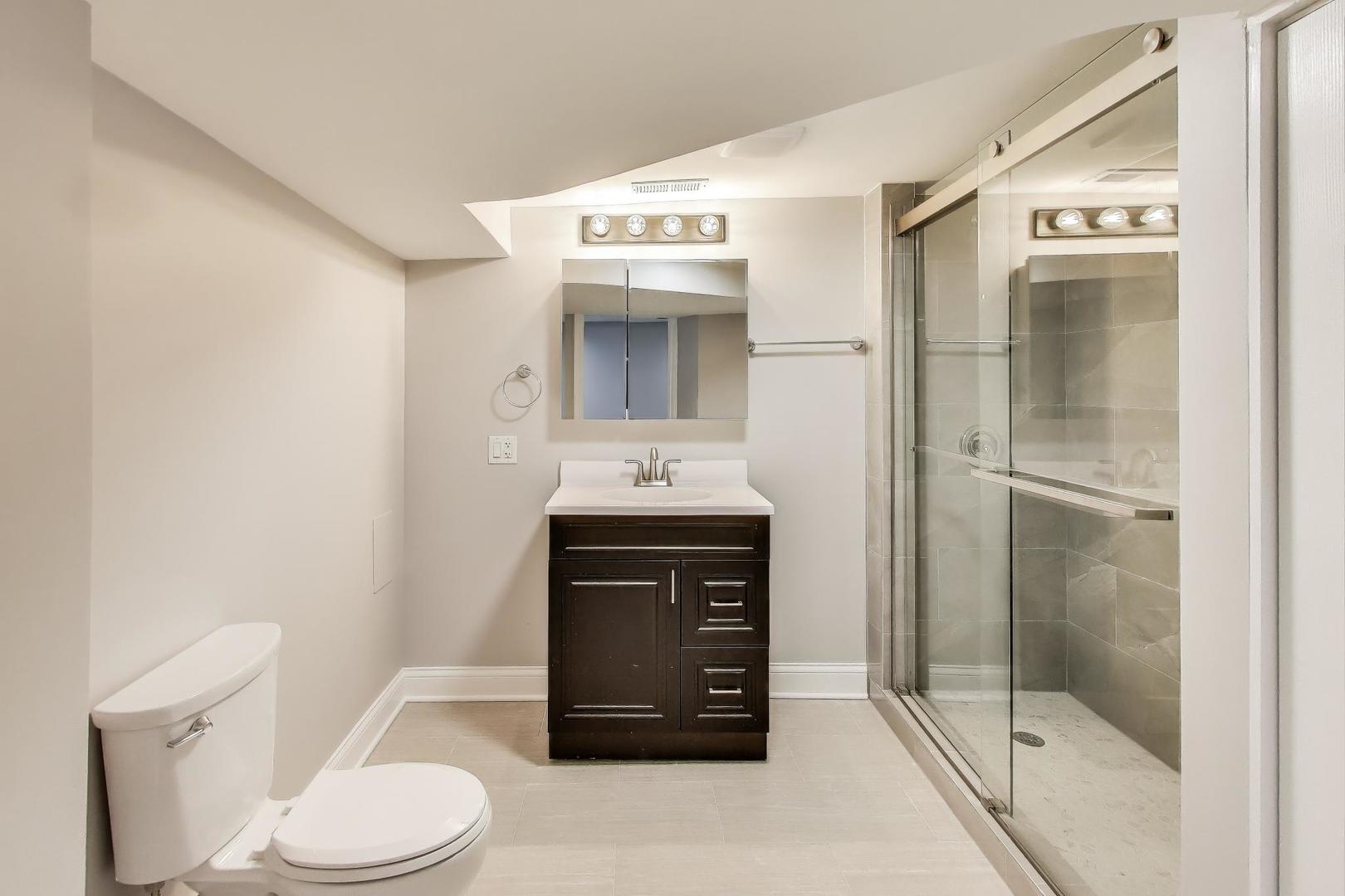 5828 W Iowa Street, Chicago, IL 60651