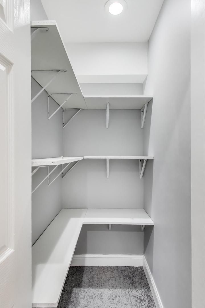 5828 W Iowa Street, Chicago, IL 60651