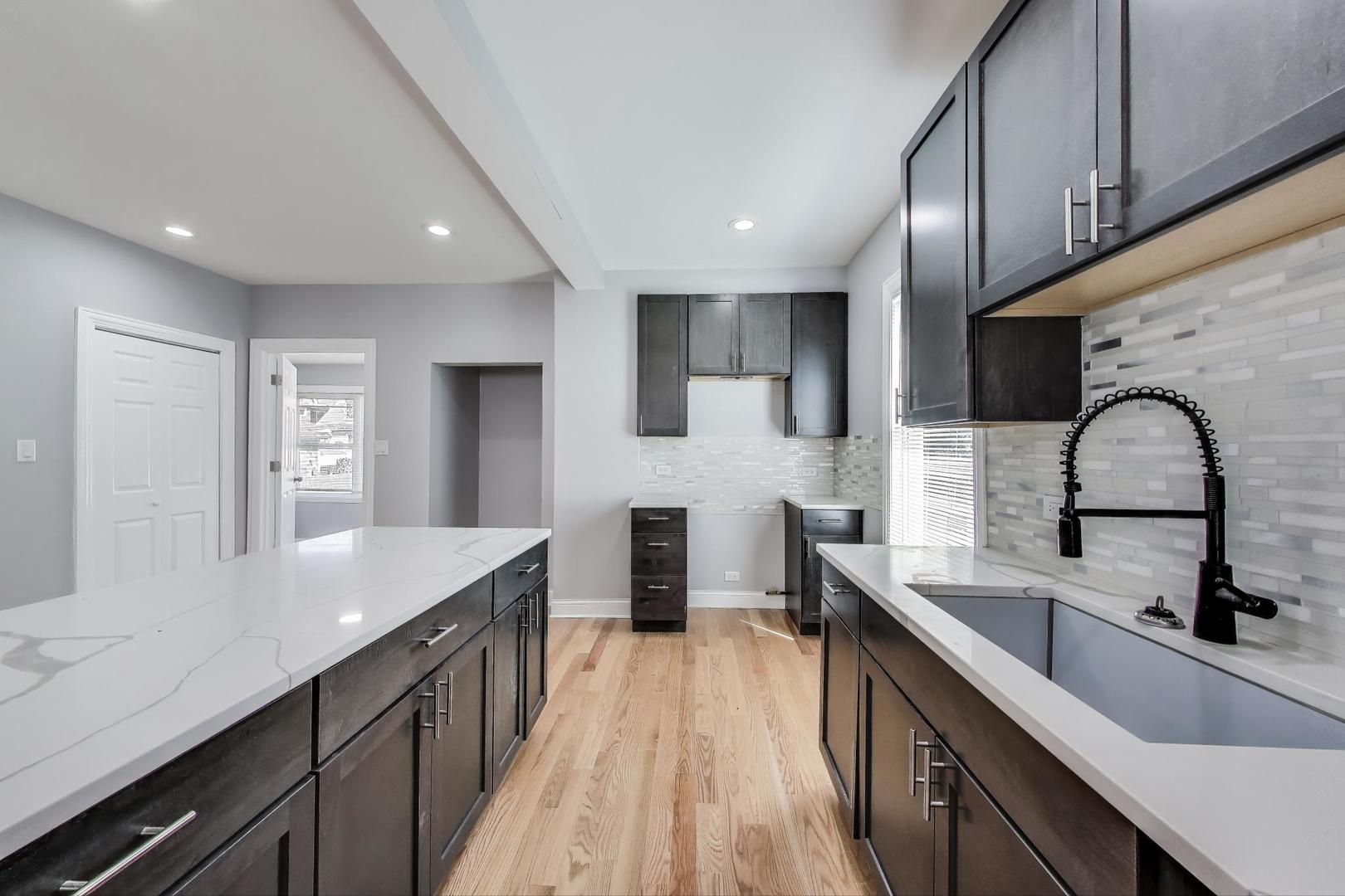 5828 W Iowa Street, Chicago, IL 60651