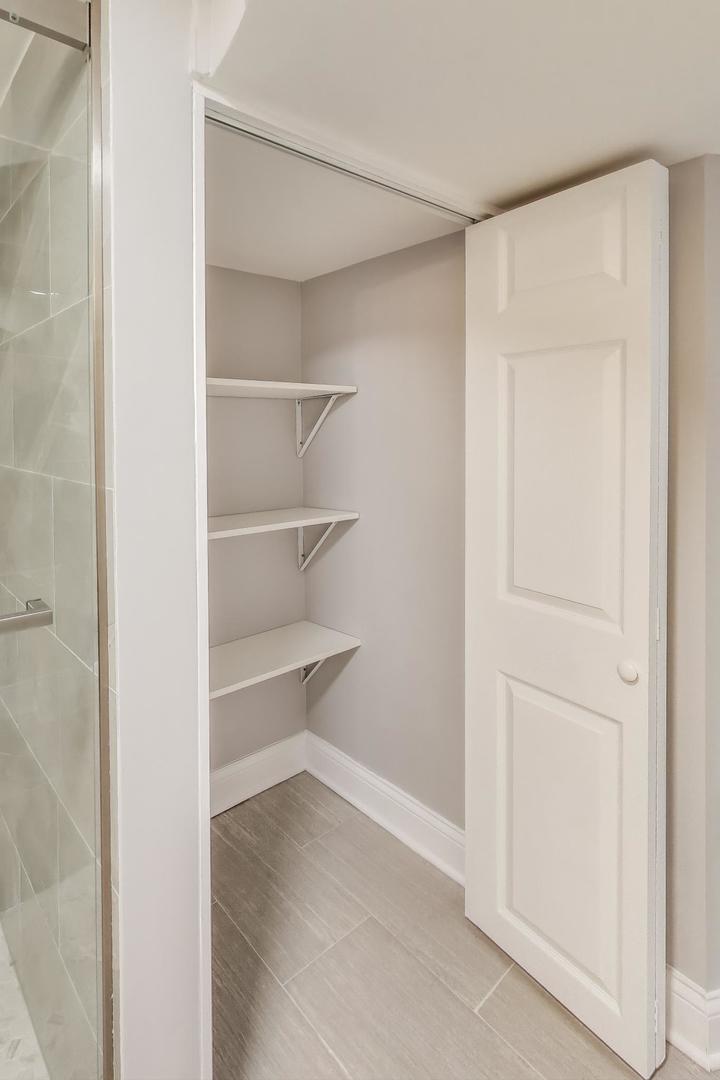 5828 W Iowa Street, Chicago, IL 60651