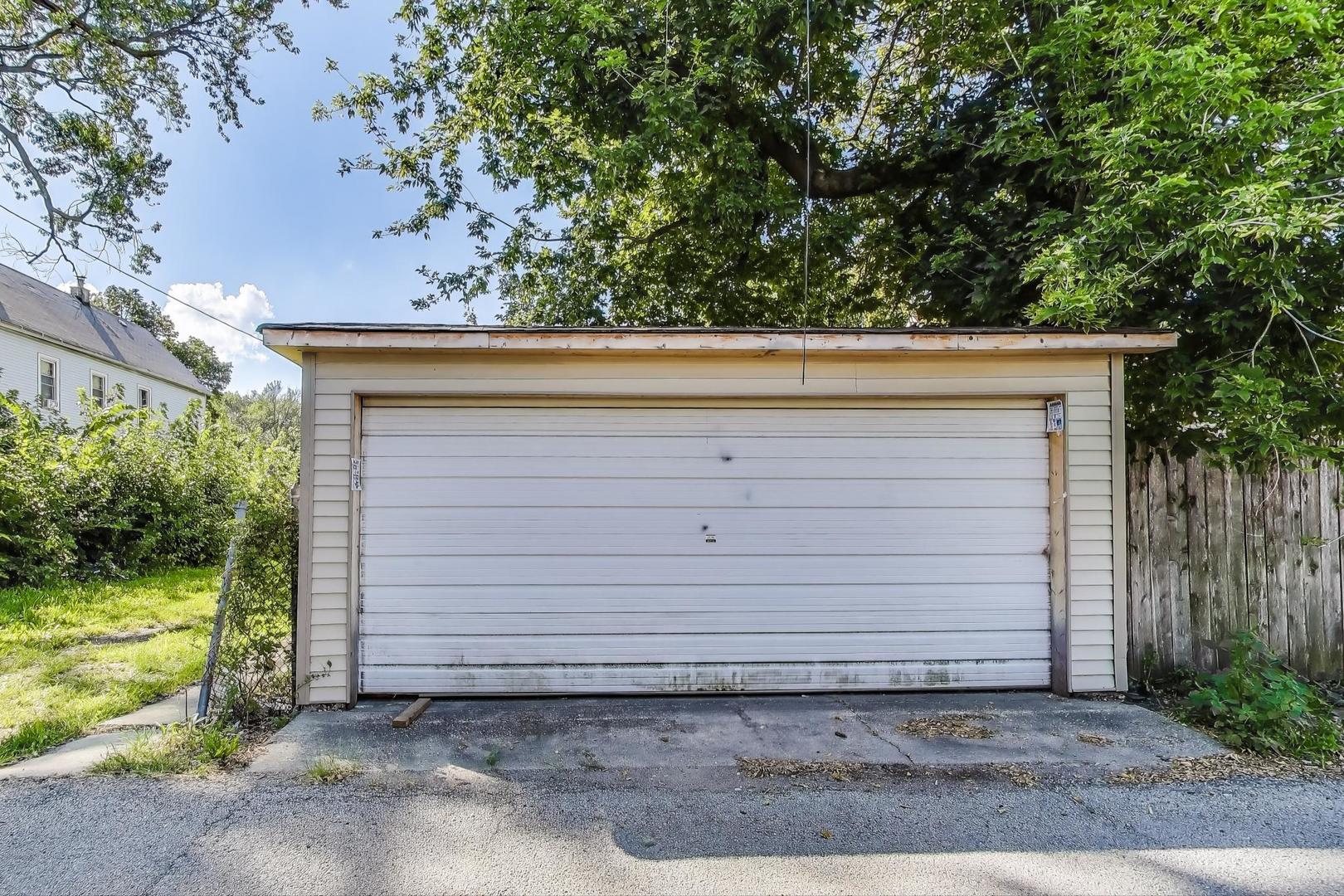 5828 W Iowa Street, Chicago, IL 60651