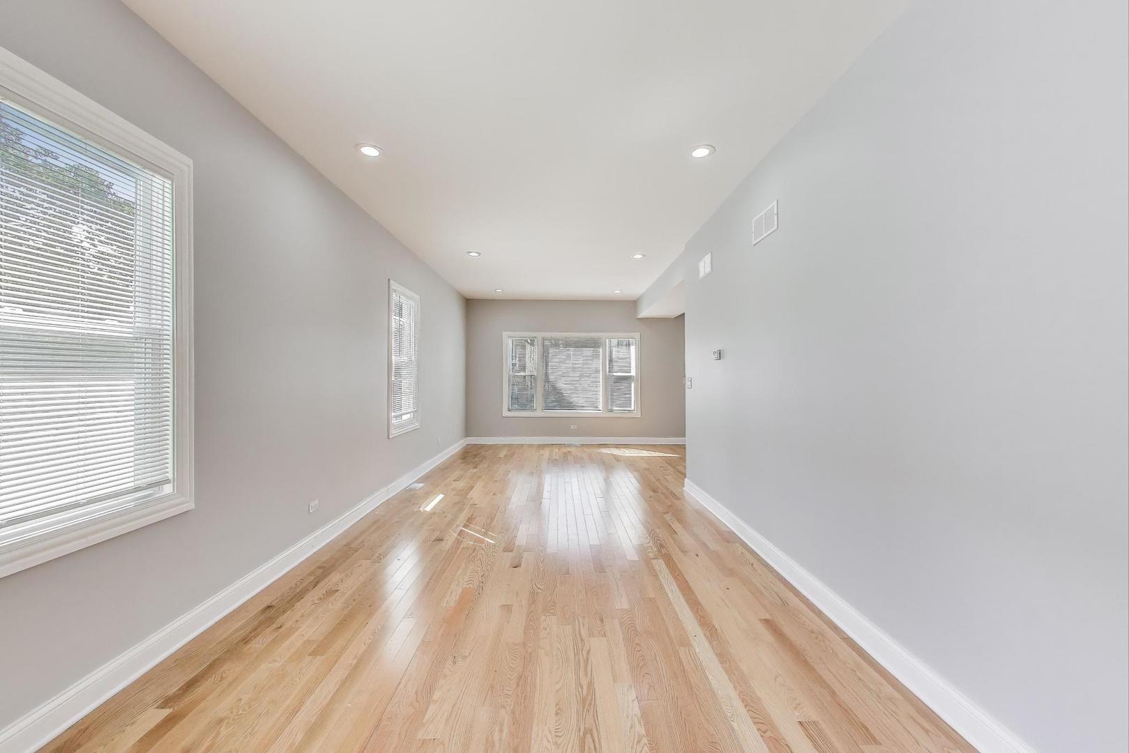 5828 W Iowa Street, Chicago, IL 60651