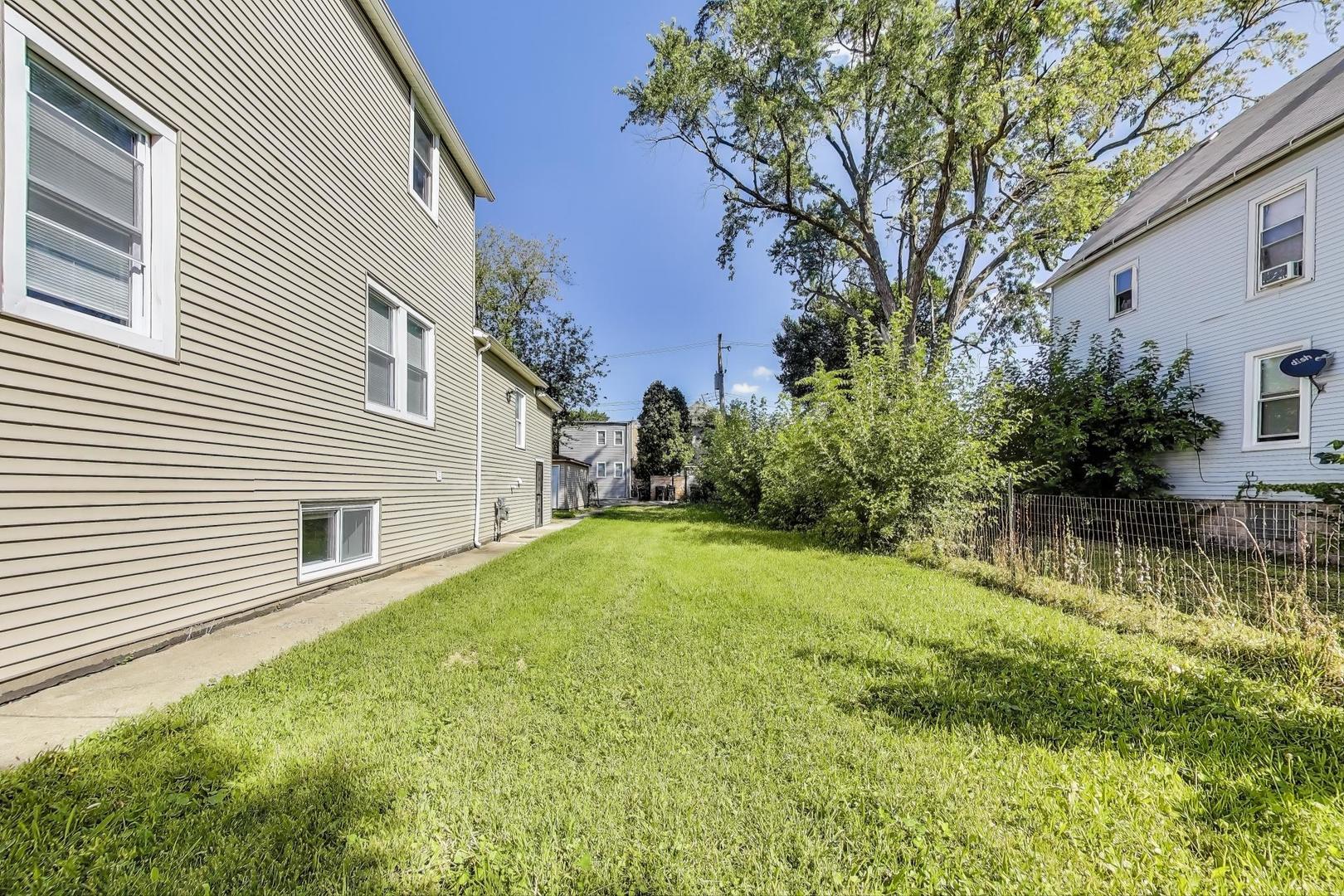 5828 W Iowa Street, Chicago, IL 60651