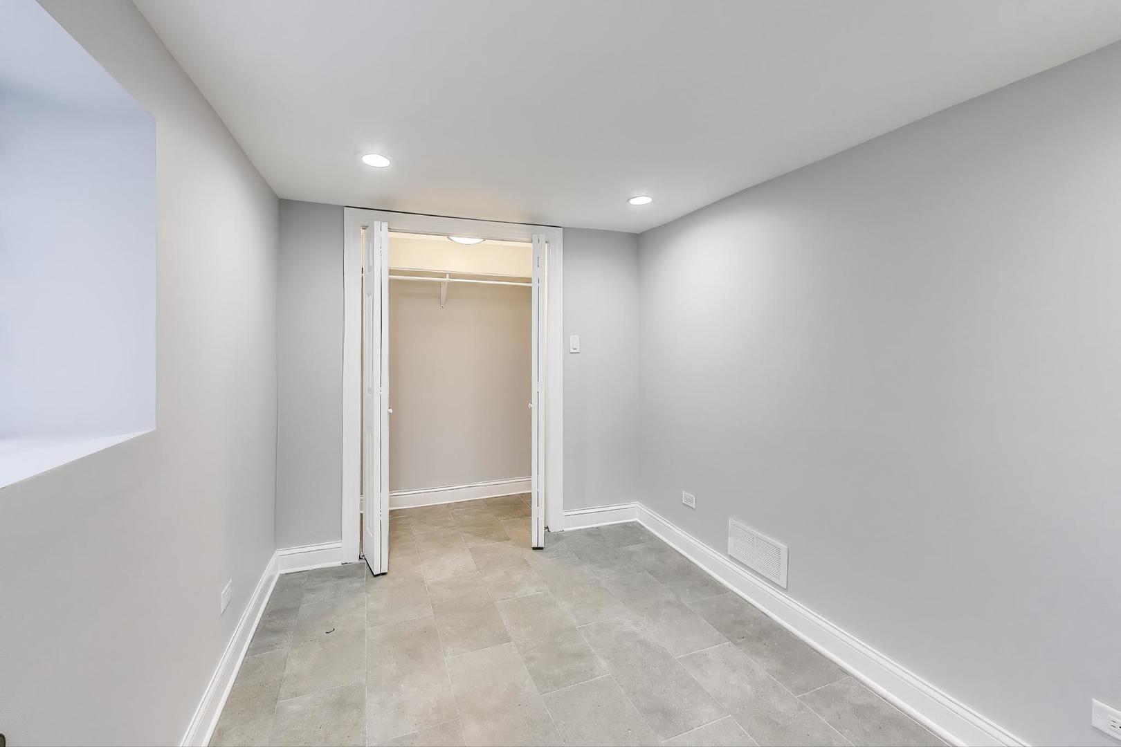 5828 W Iowa Street, Chicago, IL 60651