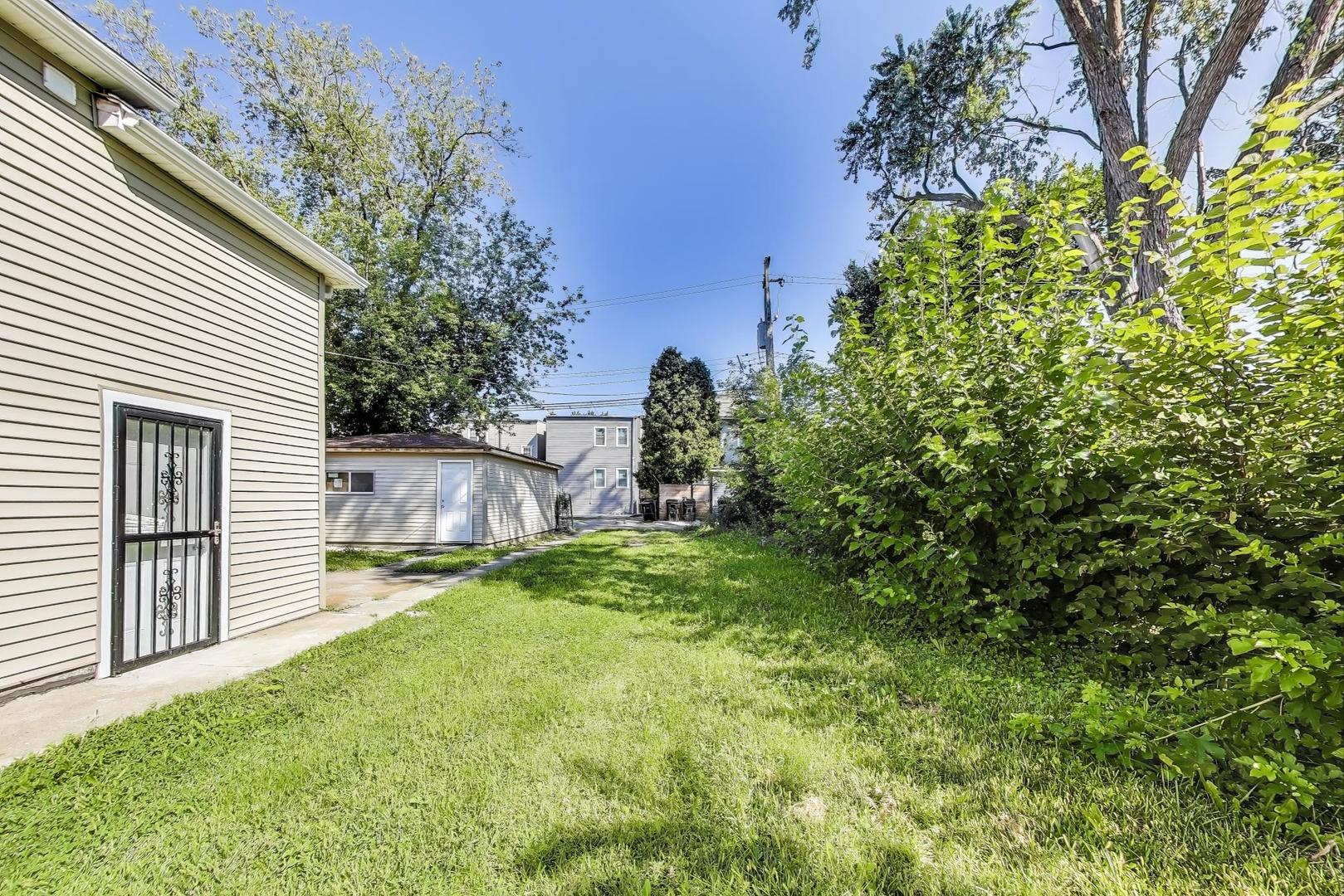 5828 W Iowa Street, Chicago, IL 60651