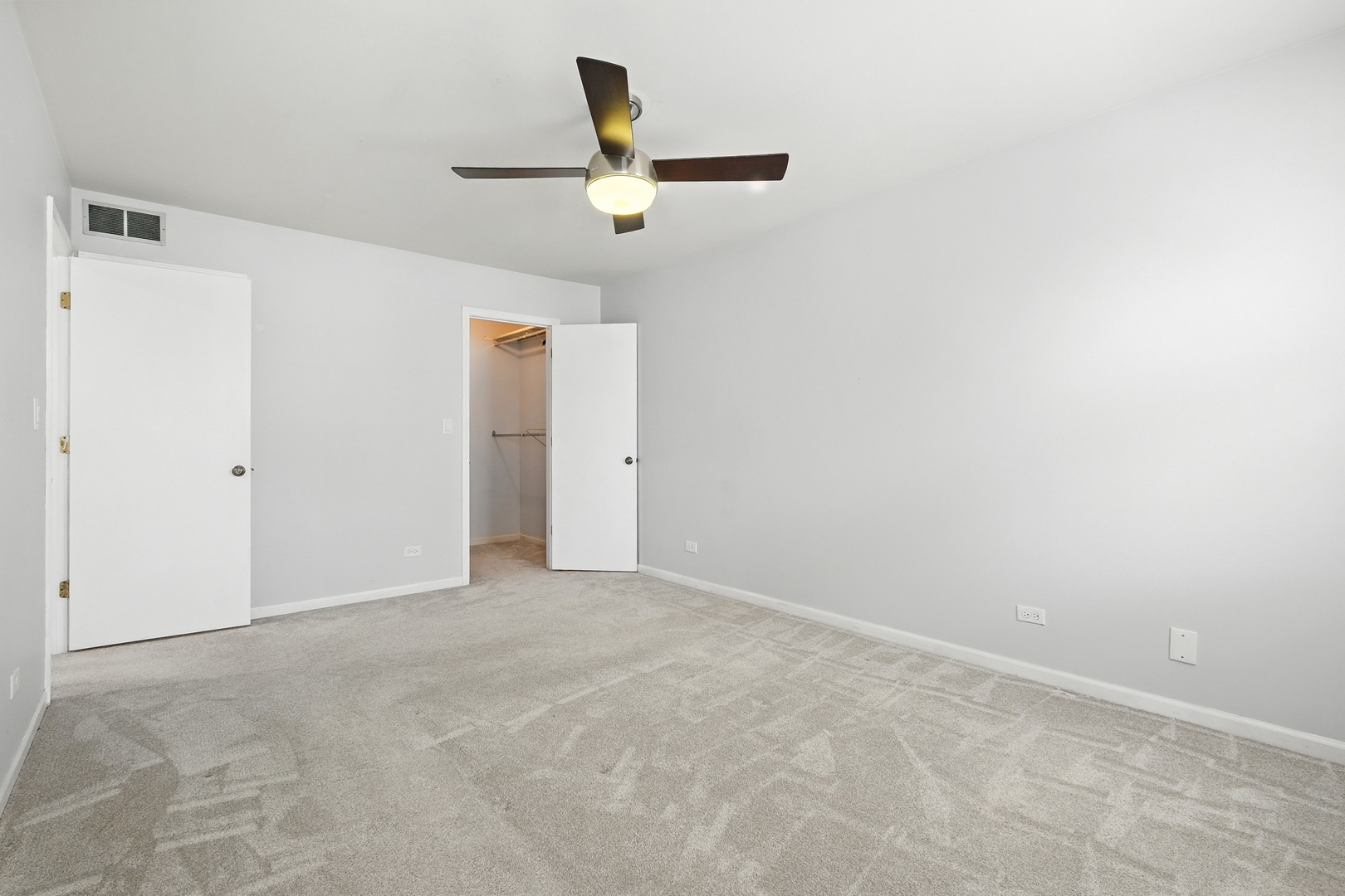 2628 College Hill Circle, Schaumburg, IL 60173