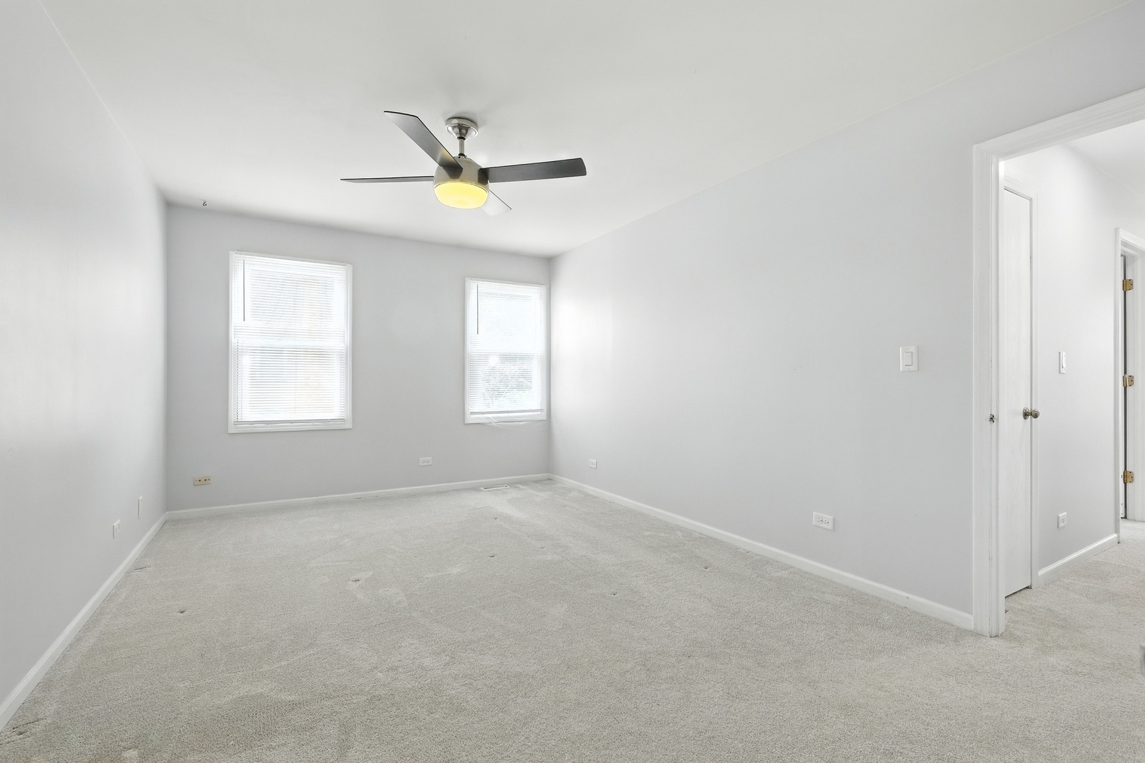 2628 College Hill Circle, Schaumburg, IL 60173