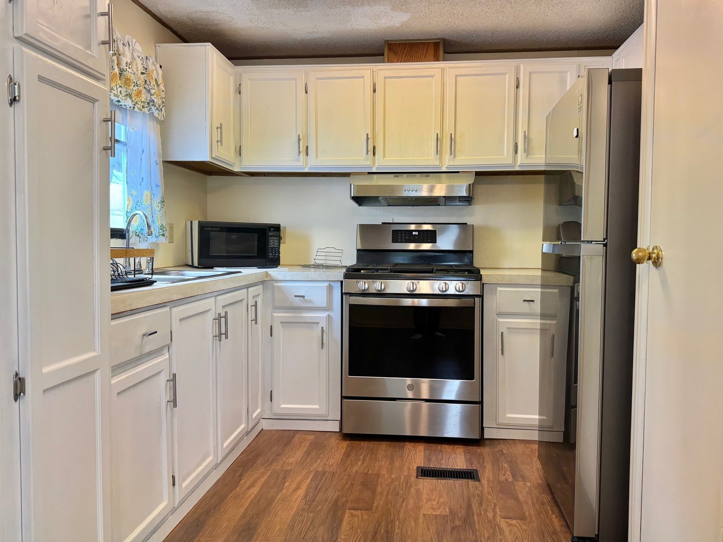 2993 Curtis Street #44B, Des Plaines, IL 60018