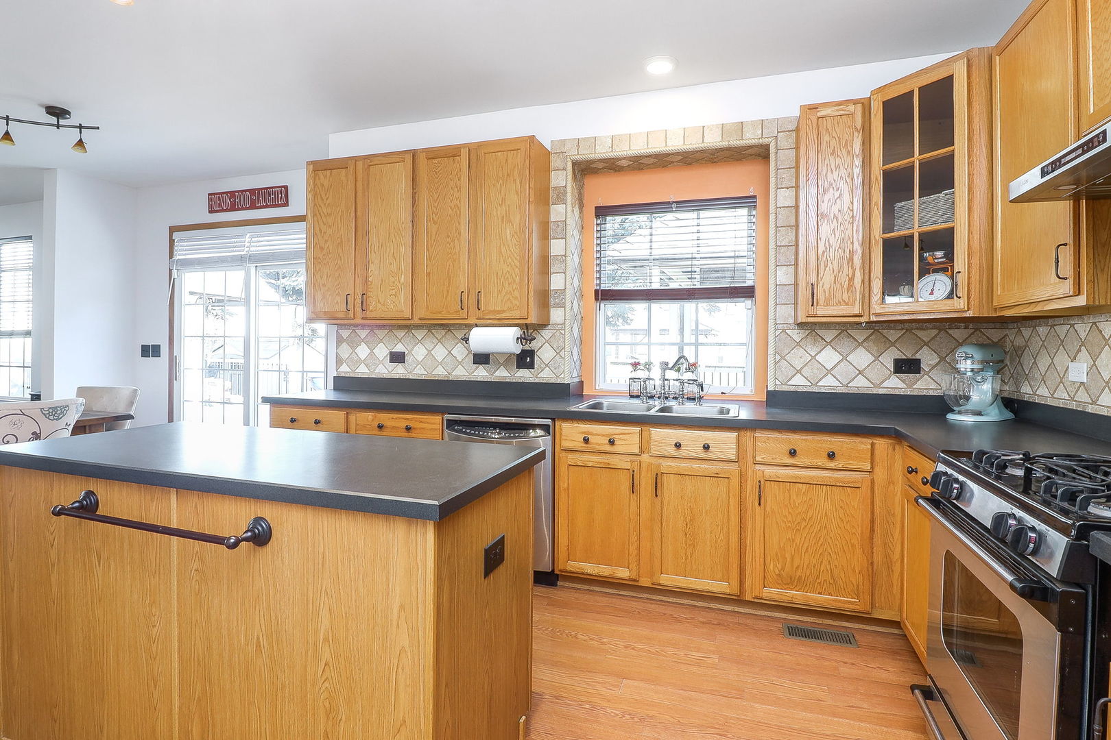 406 S Palmer Drive, Bolingbrook, IL 60490