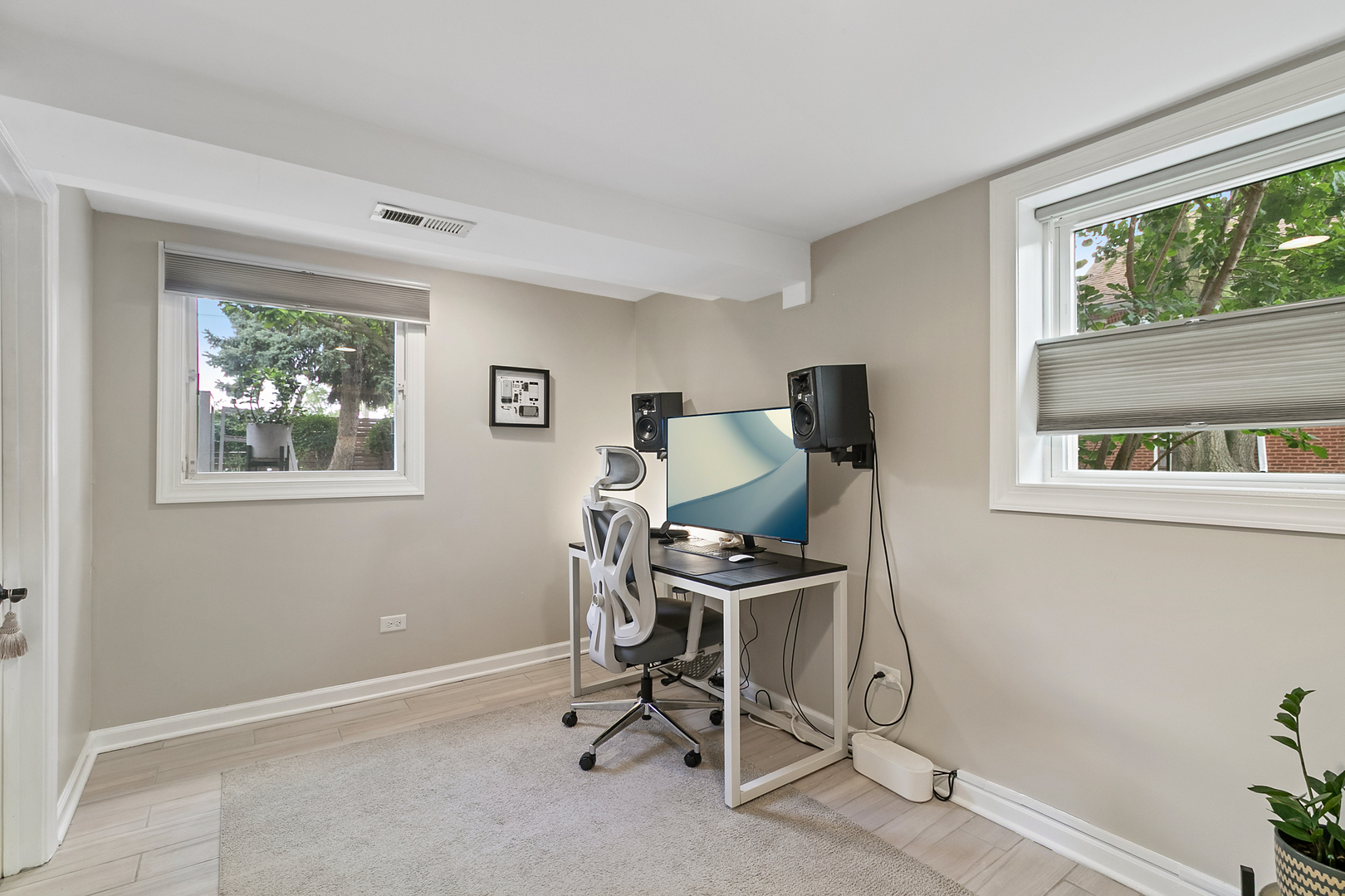 1855 Ridgeland Avenue, Berwyn, IL 60402
