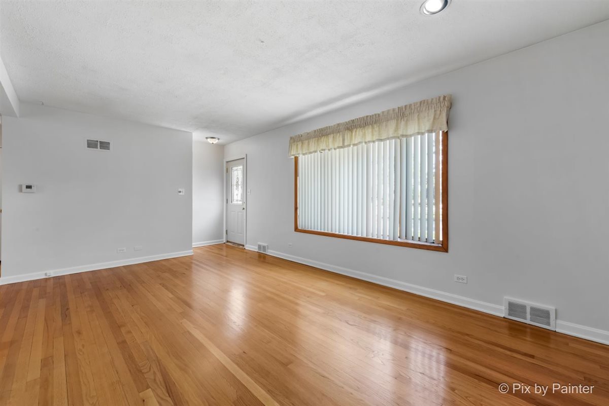 2130 Mandel Avenue, Westchester, IL 60154