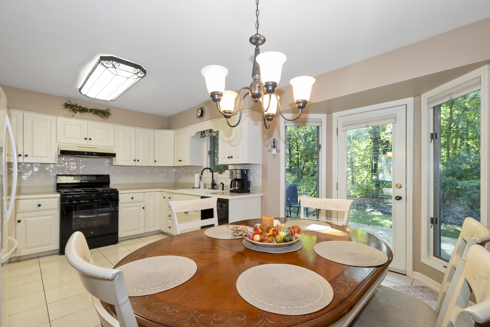 9051 Archer Avenue, Willow Springs, IL 60480